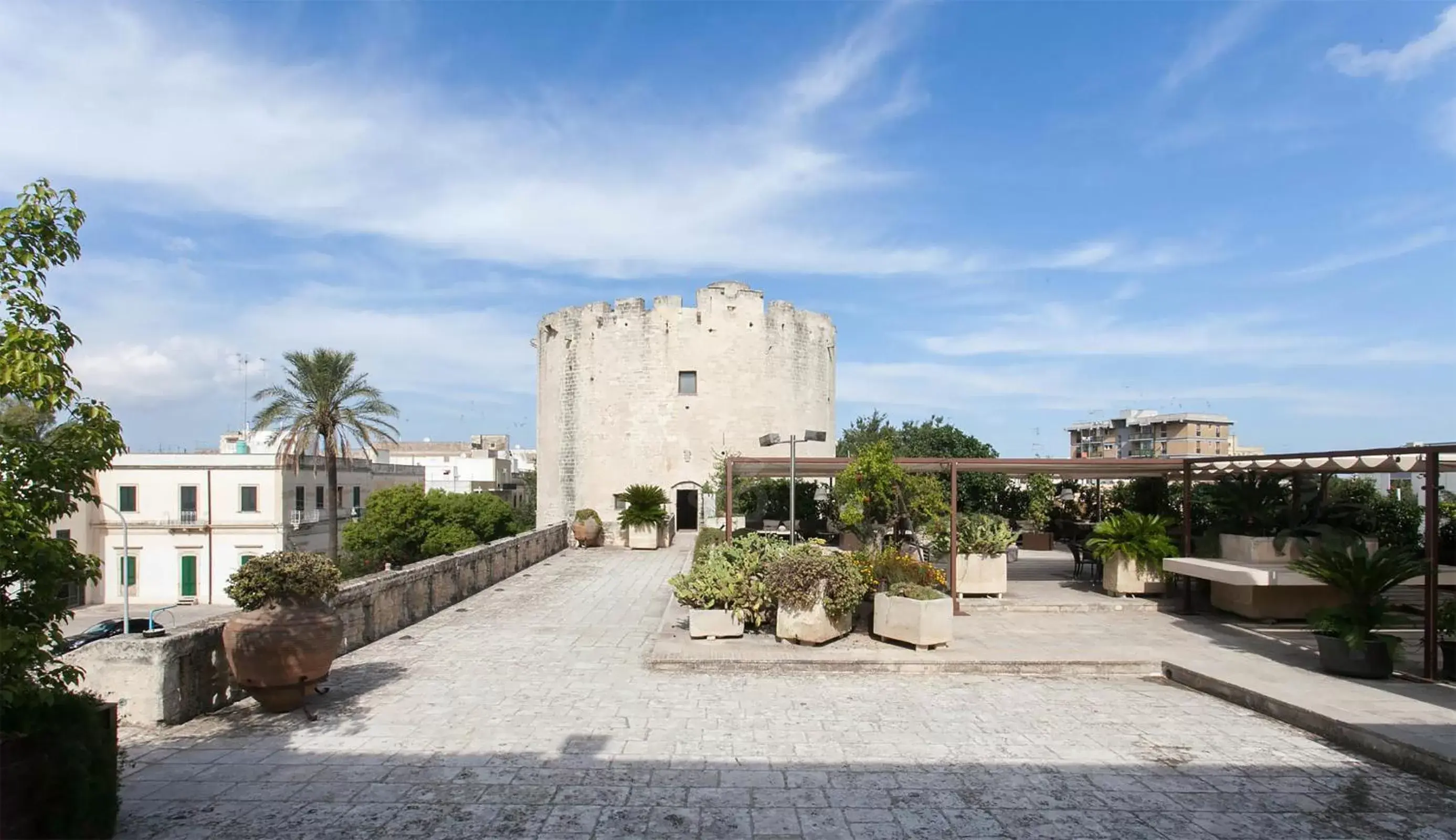 Balcony/Terrace, Property Building in Dimora Storica Torre Del Parco 1419