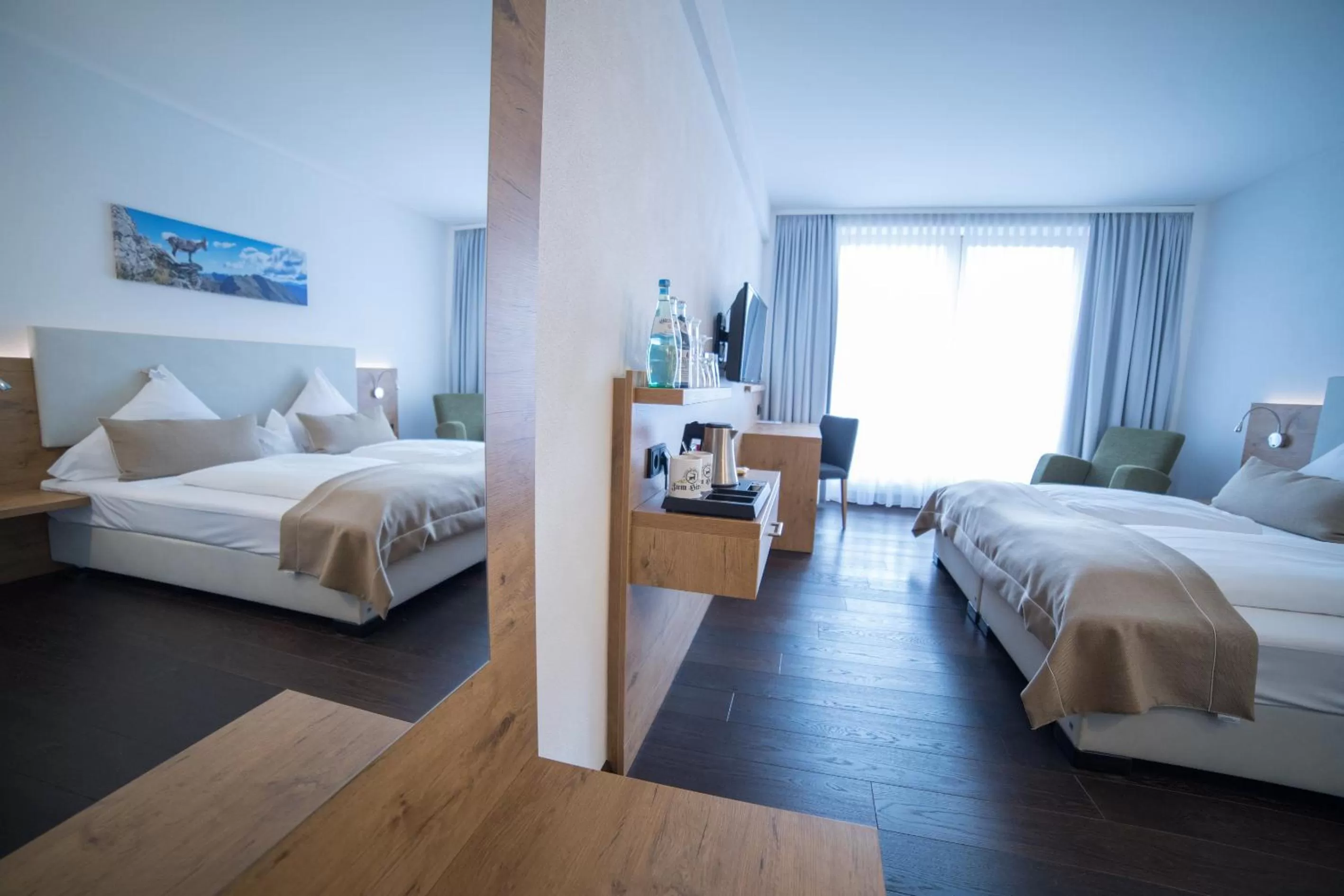 Photo of the whole room, Bed in Hotel zum Hirsch