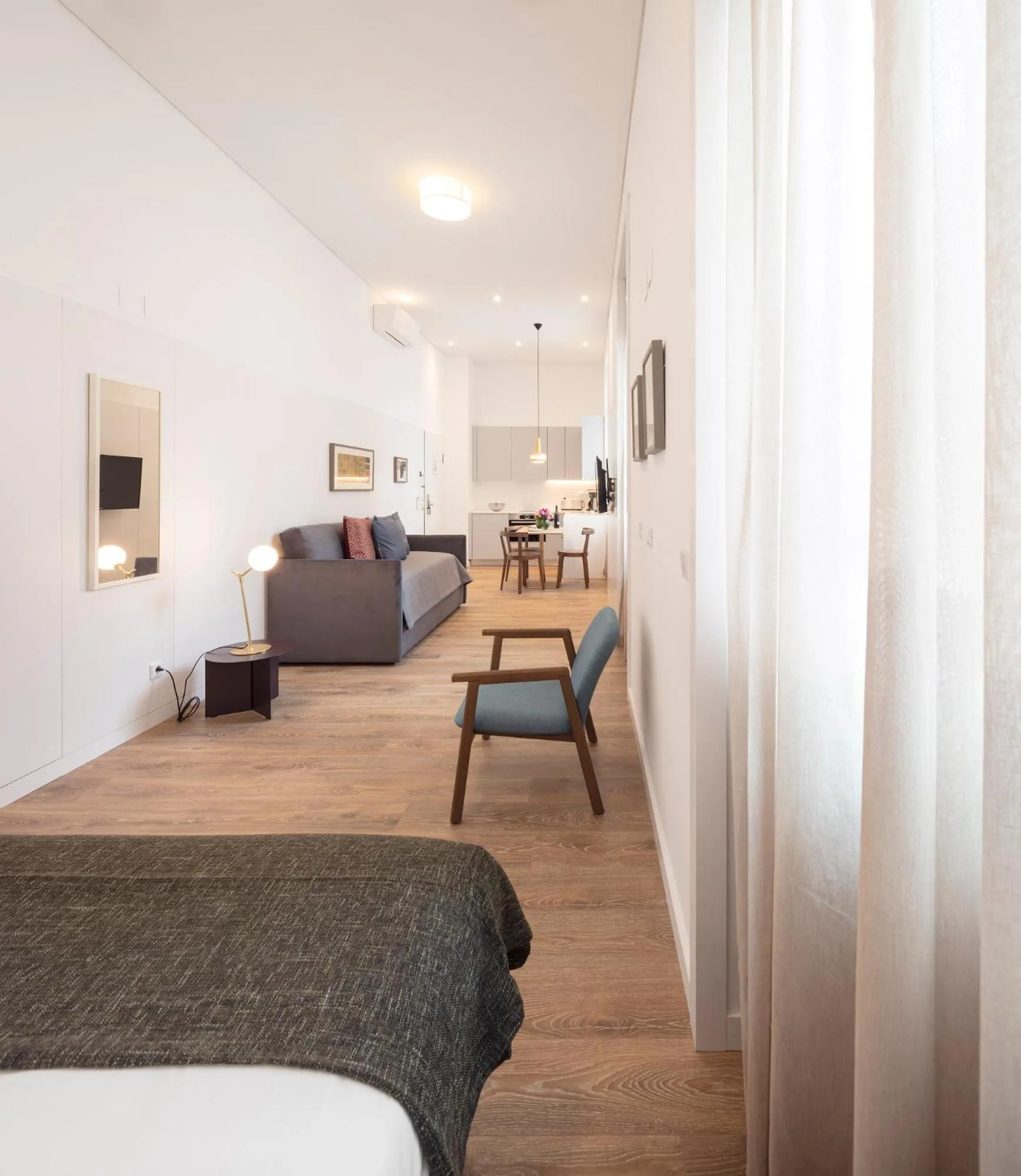 Bedroom, Bed in Lisbon Serviced Apartments - Chiado Emenda