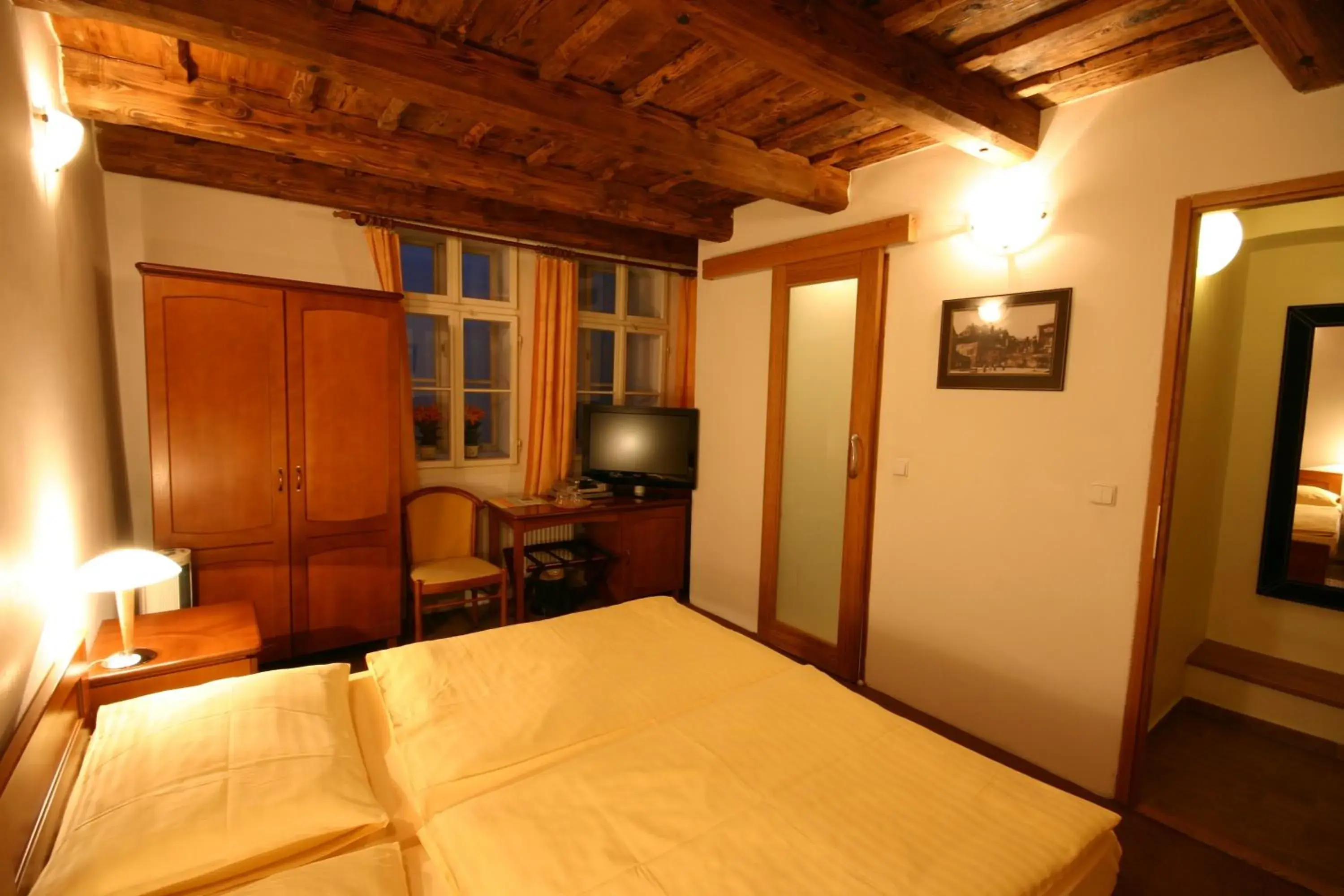 Photo of the whole room, Bed in U Tří Bubnů