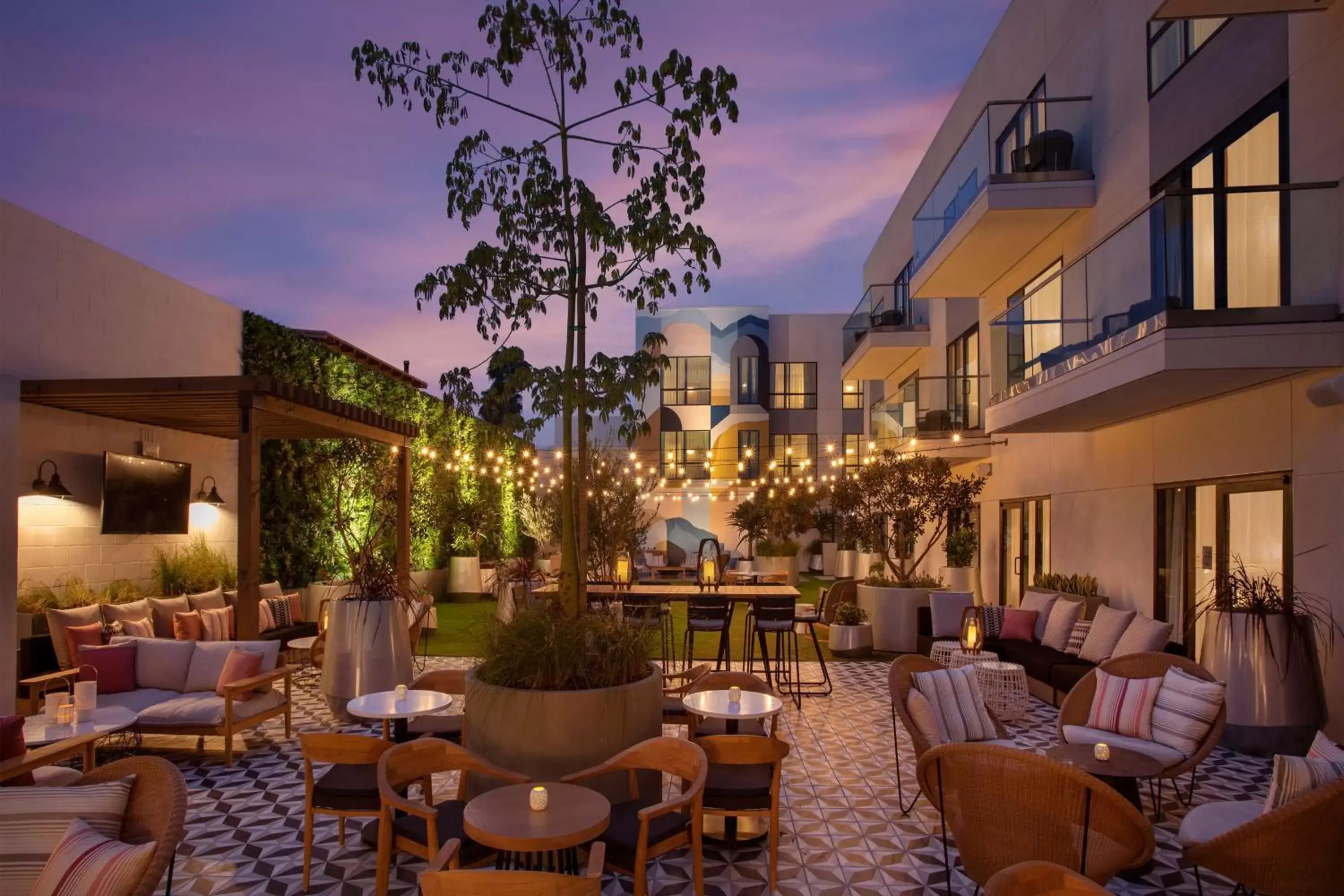 Inner courtyard view, Restaurant/Places to Eat in The Monsaraz San Diego, Tapestry Collection By Hilton