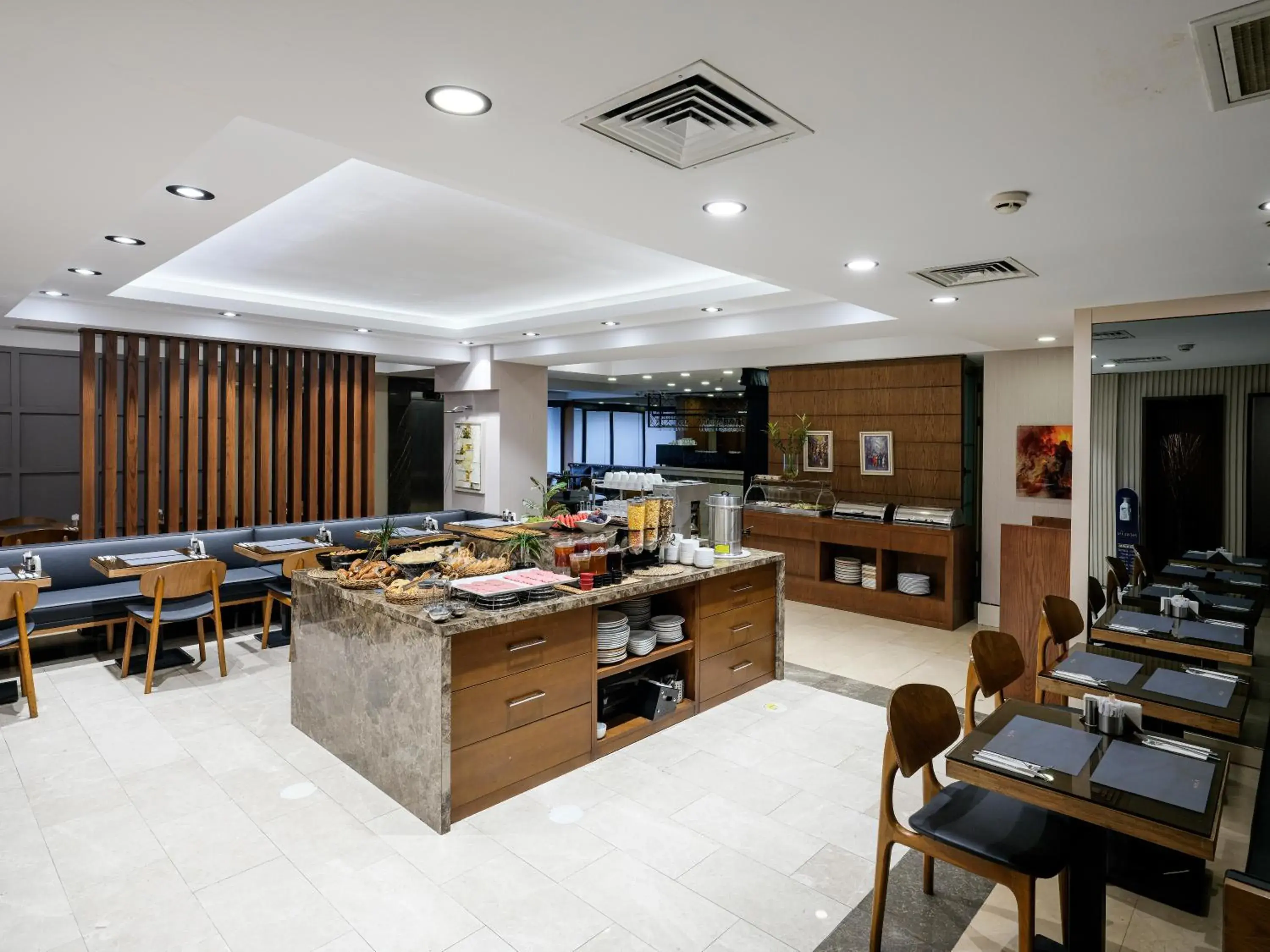 Restaurant/places to eat in Merlin Hotel İstanbul Restaurant/places to eat in Merlin Hotel İstanbul