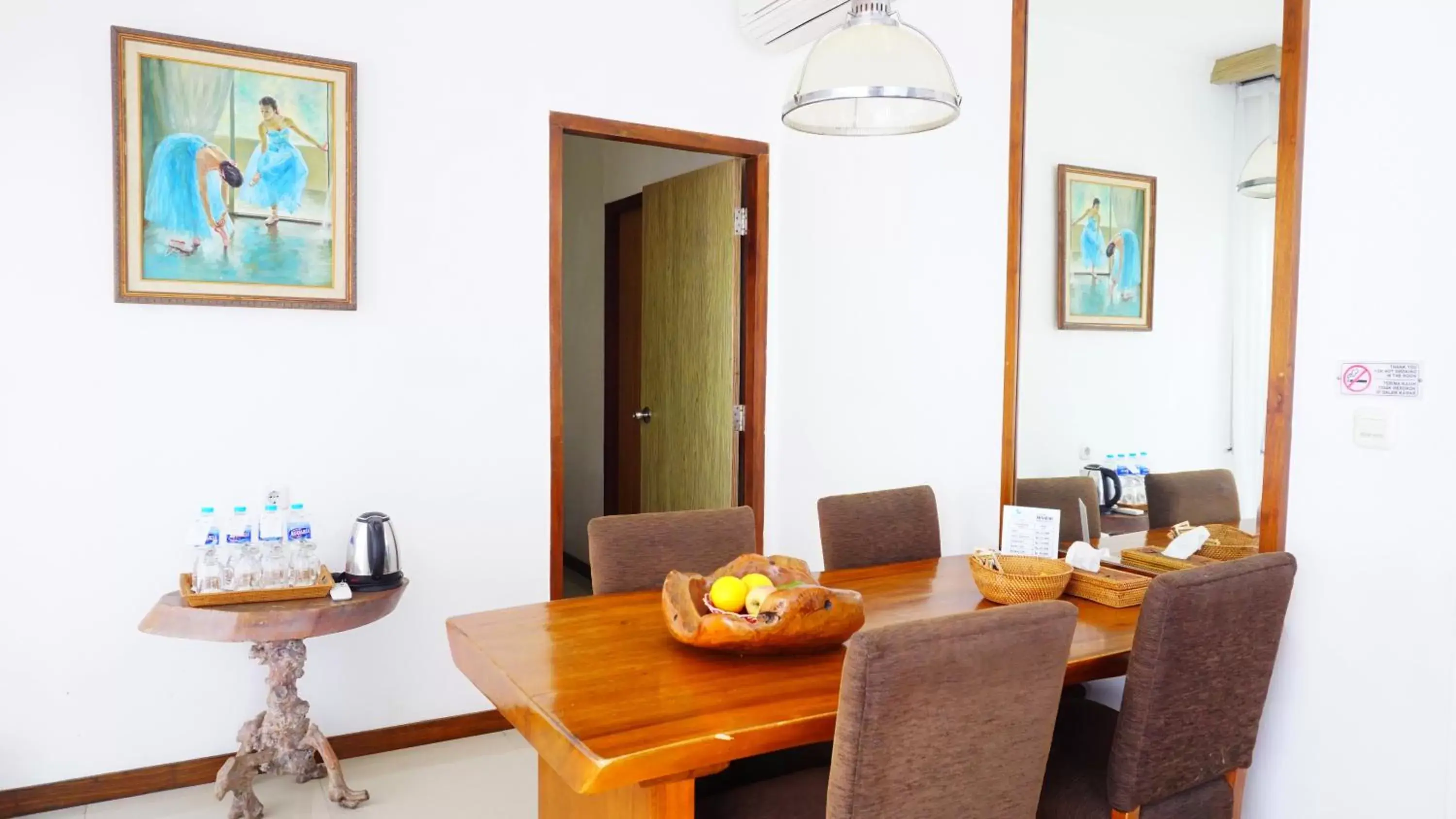 Dining Area in Ocean View Residence