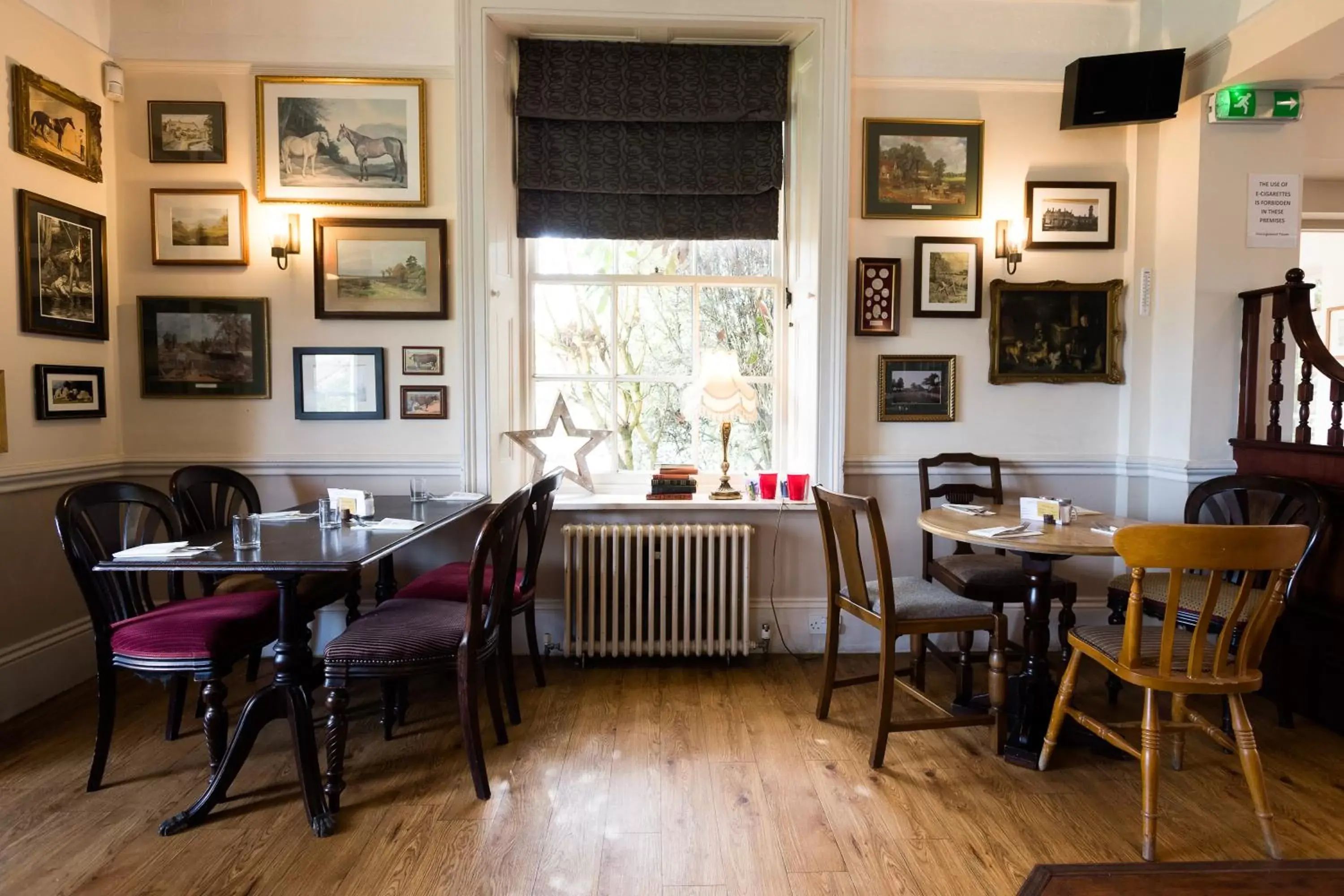 Restaurant/Places to Eat in The Mortimer Arms