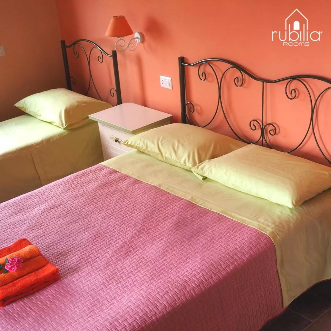 Bed in Rubilia Rooms Pompei