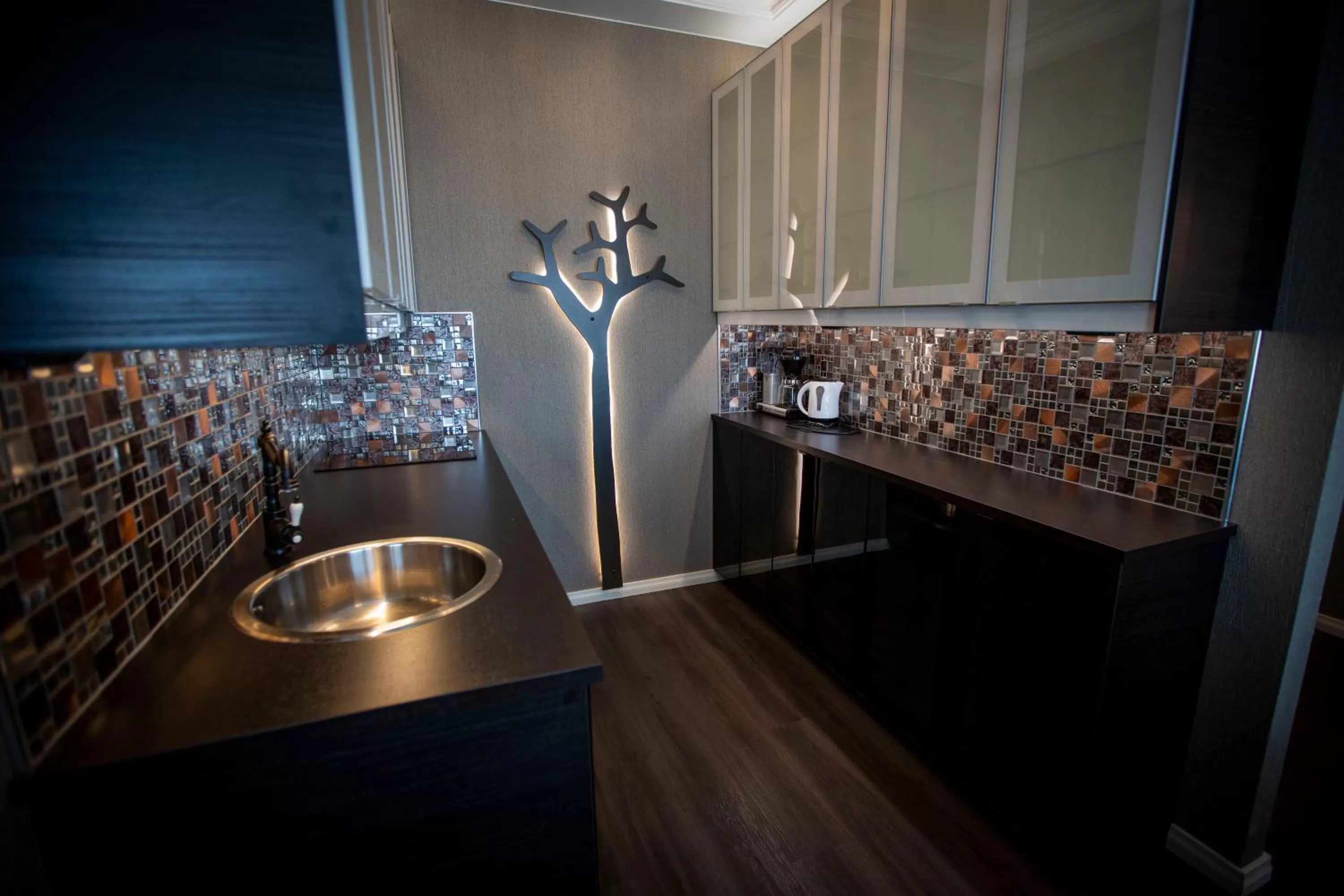 Kitchen or kitchenette in Hotelli Olof