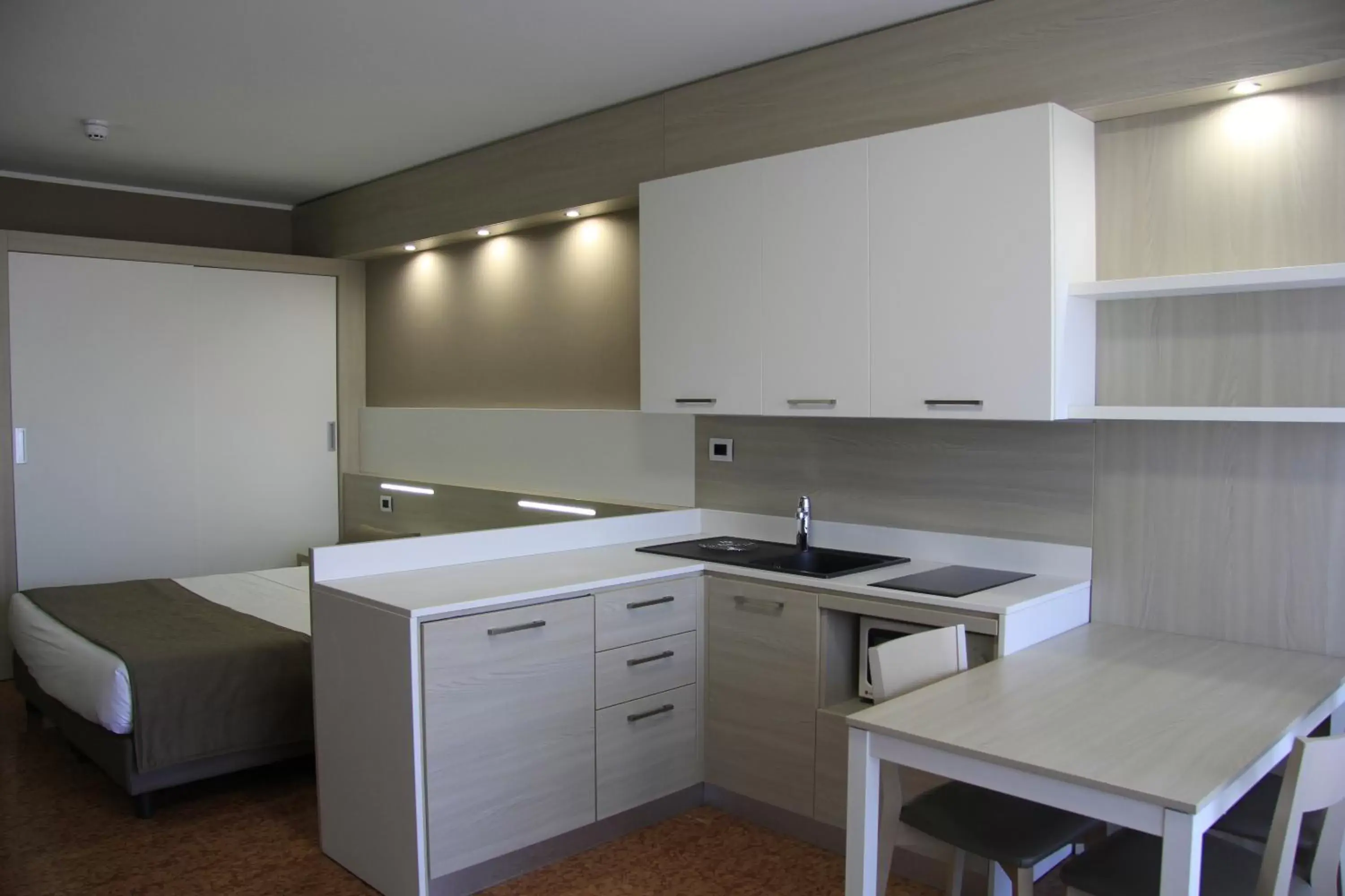 Kitchen or kitchenette, Kitchen/Kitchenette in Residence all'Adige