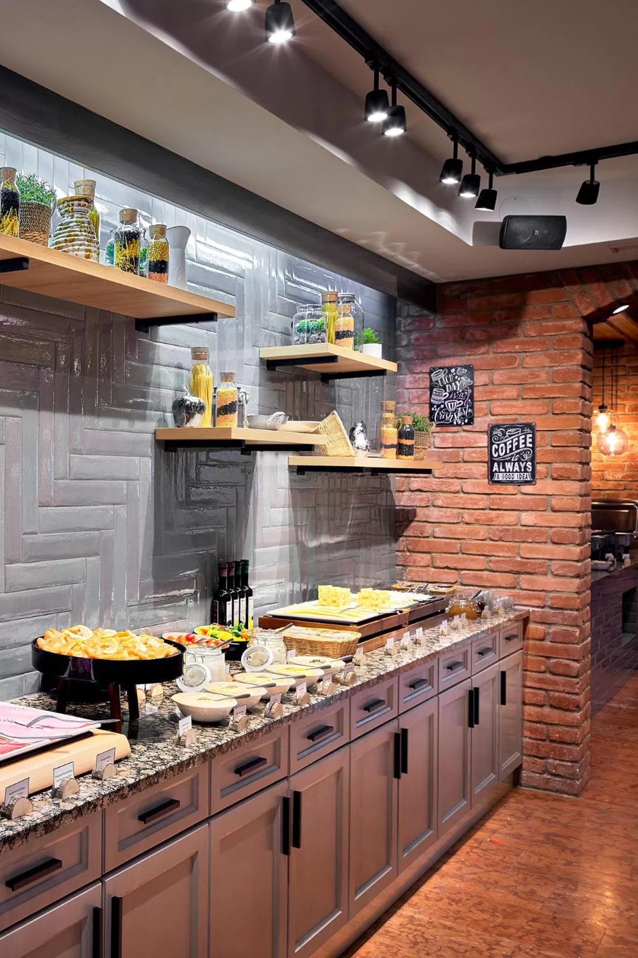 Buffet breakfast in ever grün KAPRUN