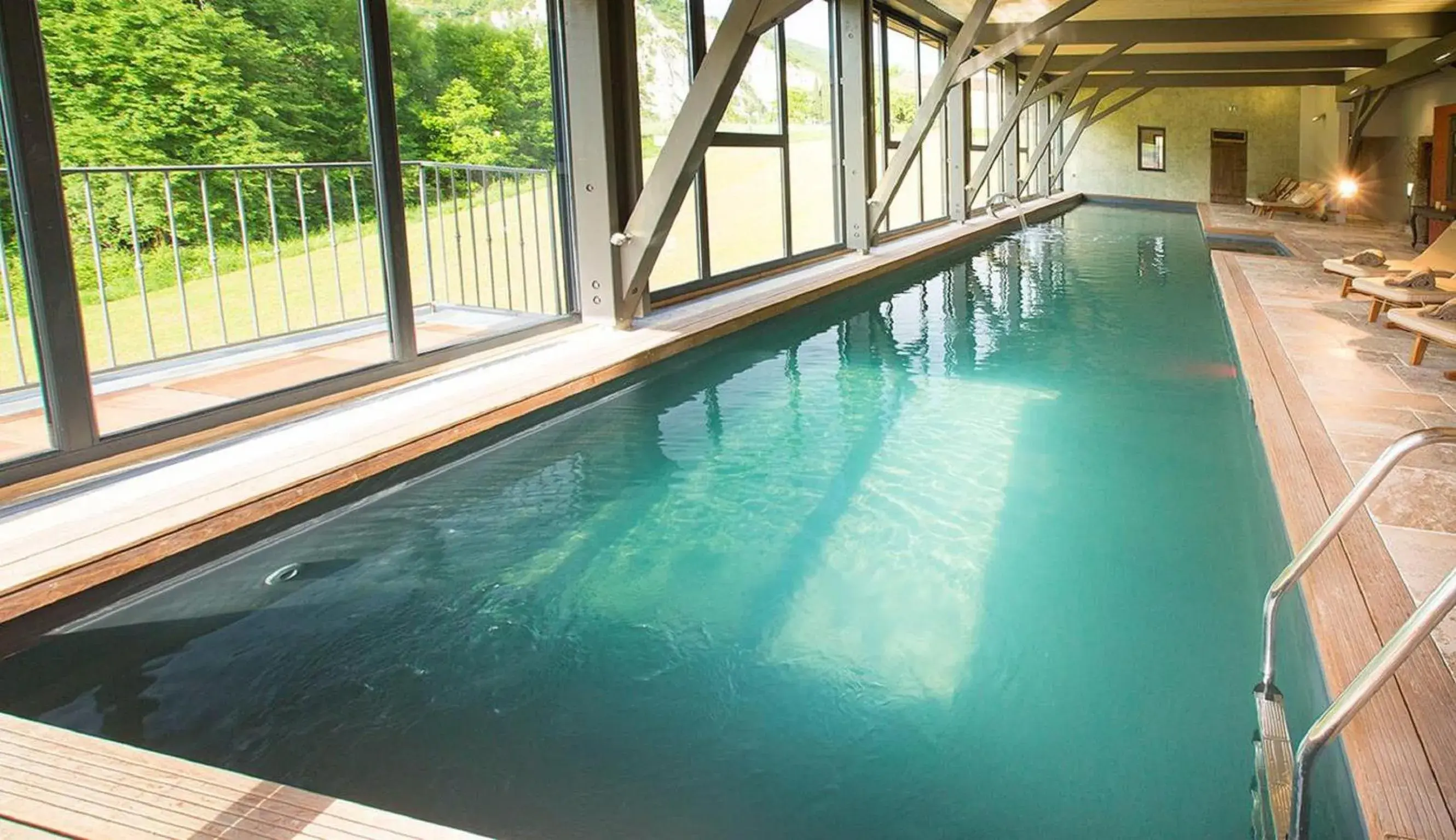 Swimming Pool in Hôtel-Spa Le Saint Cirq