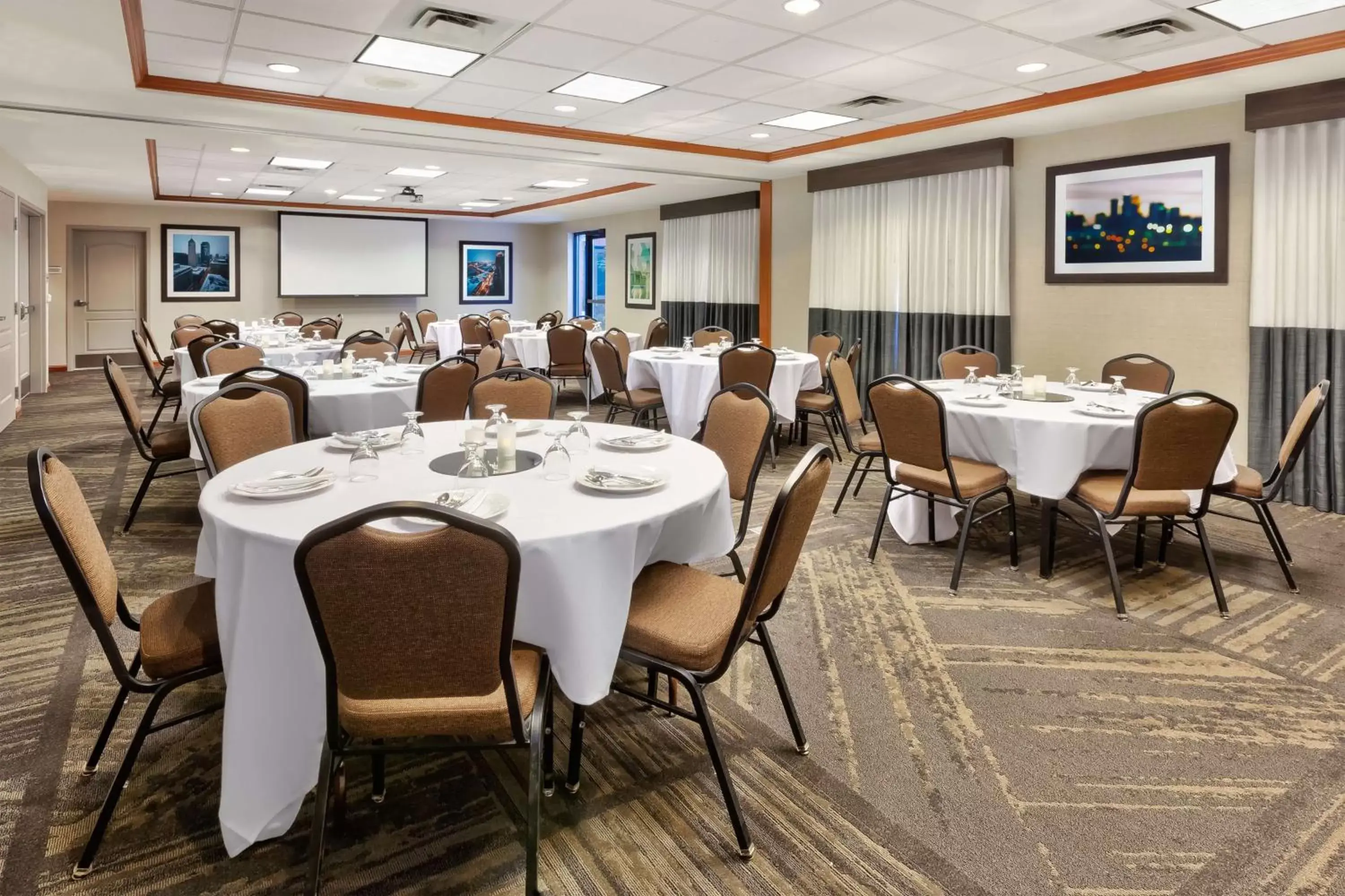 Meeting/conference room, Restaurant/Places to Eat in Hilton Garden Inn Minneapolis Maple Grove