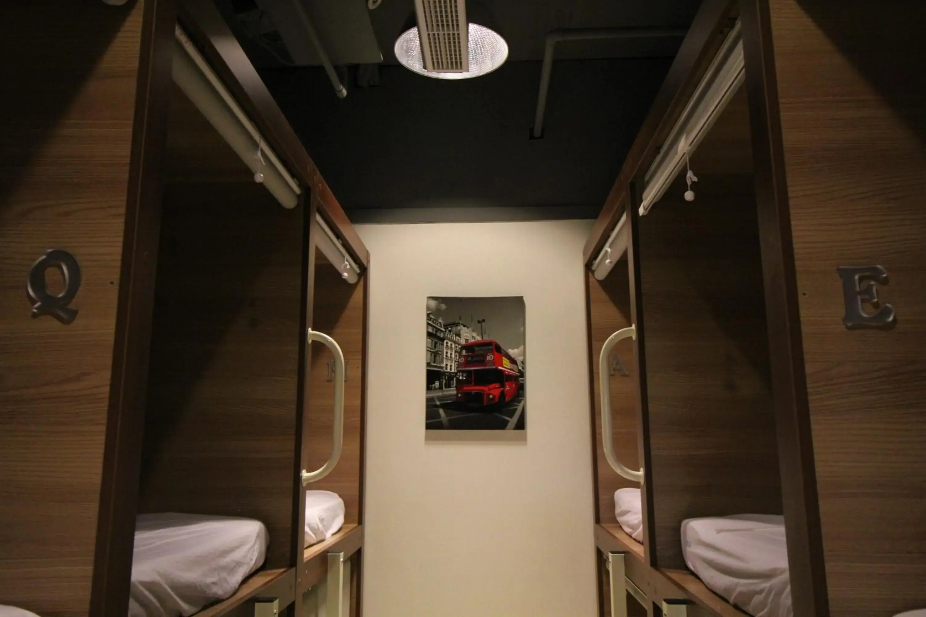 Bathroom, Bunk Bed in I Play Inn