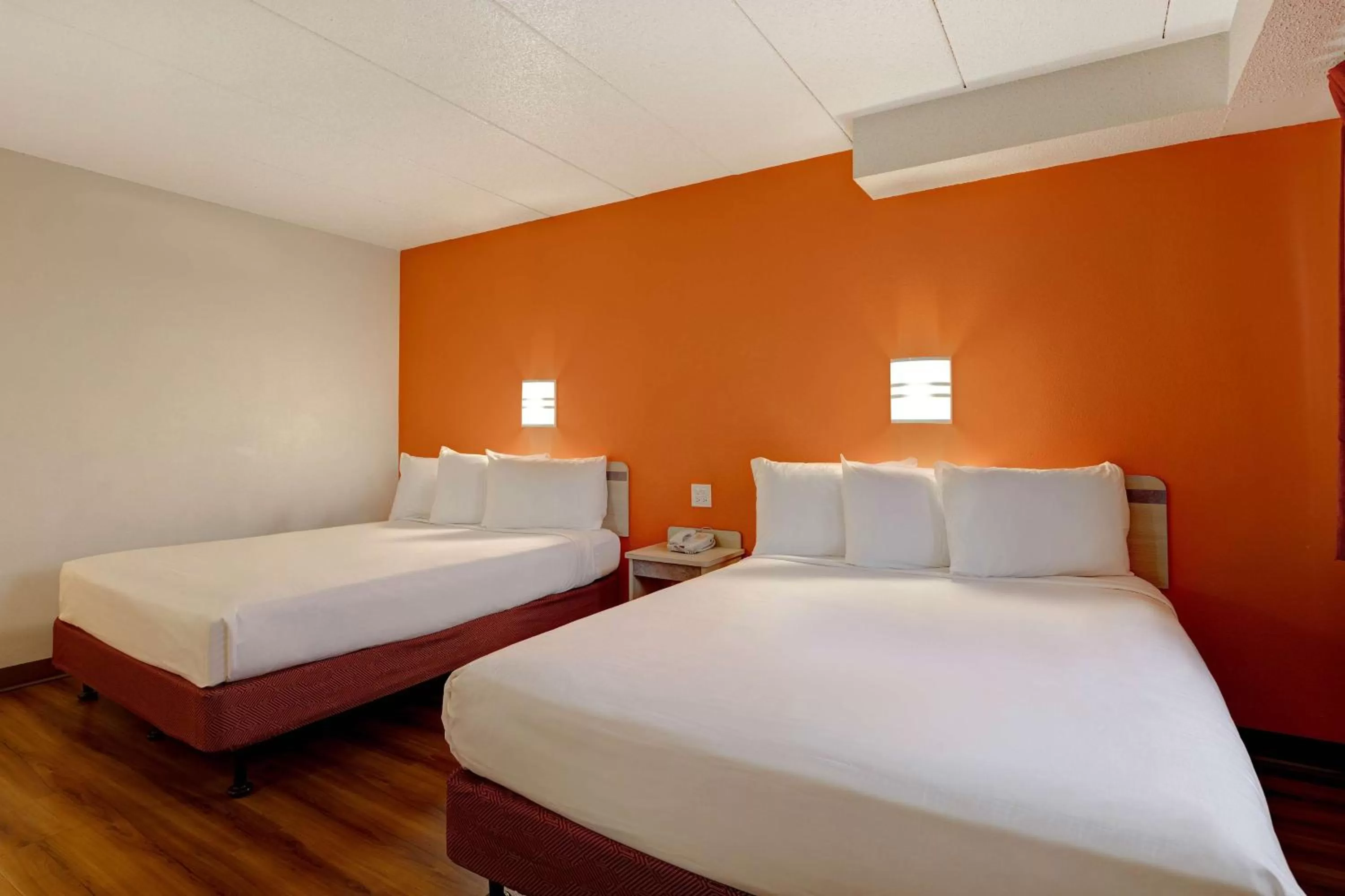 Bedroom, Bed in Motel 6-Lakeville, MN - South - Lakeville