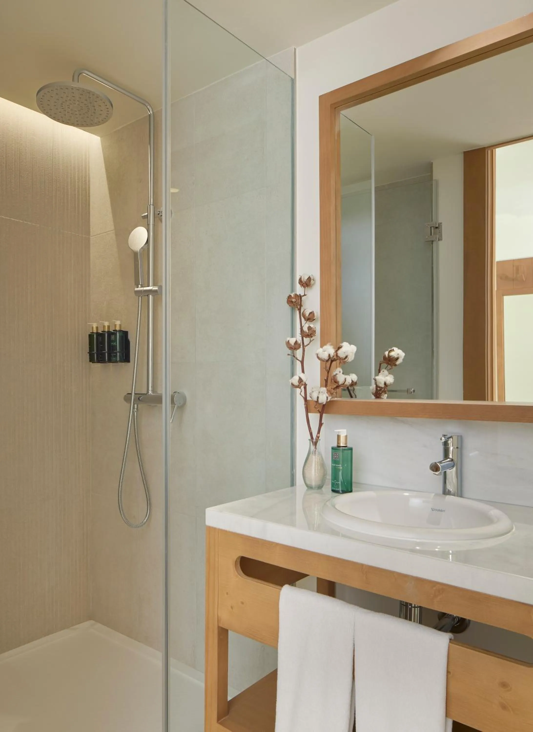 Shower in Meliá Cala Galdana