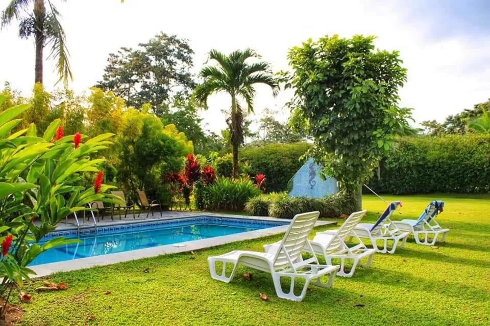 Swimming pool in Casona Rústica & Bungalow