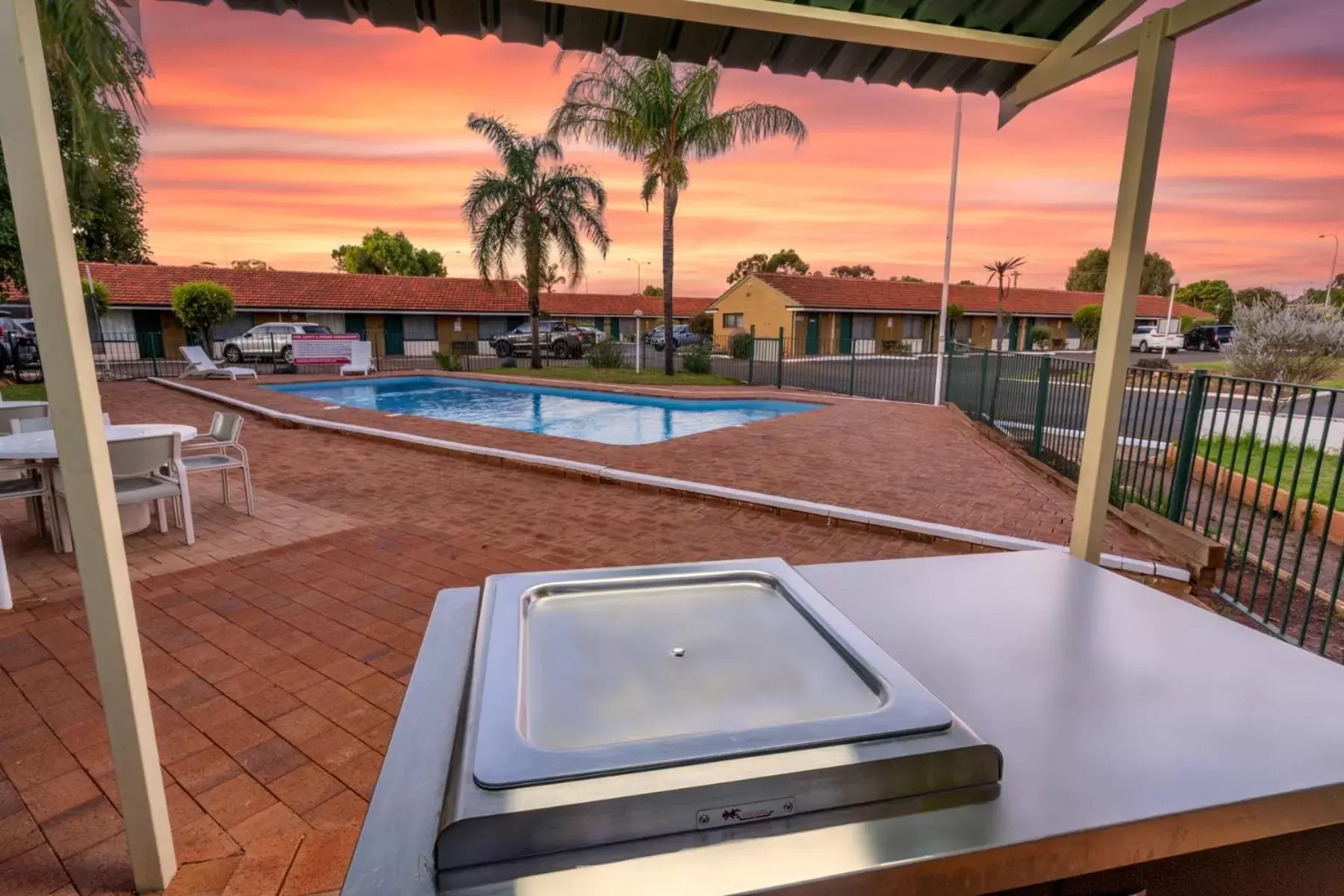 BBQ facilities, Swimming Pool in Hospitality Kalgoorlie, SureStay Collection by Best Western