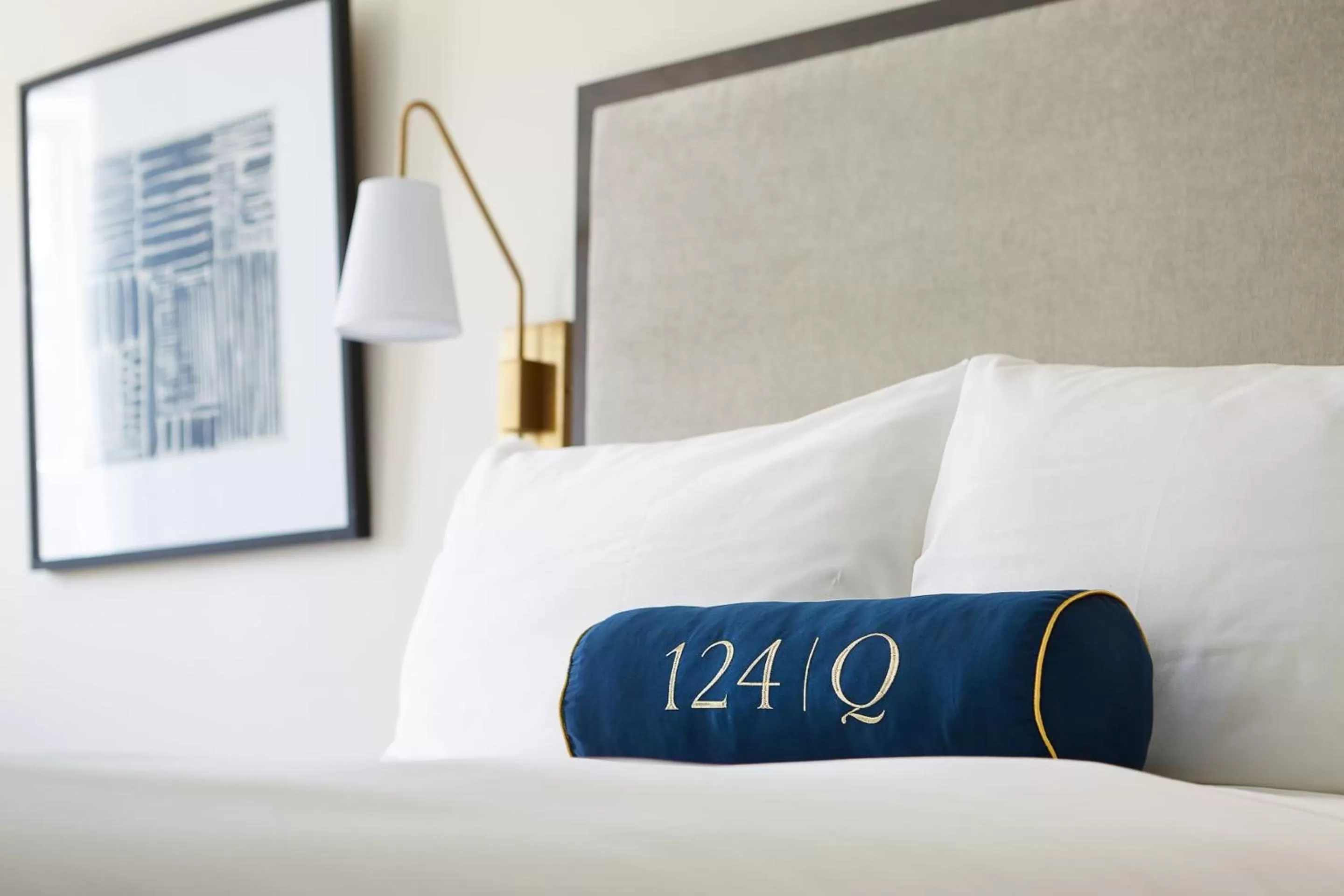 Bed in 124 on Queen Hotel & Spa