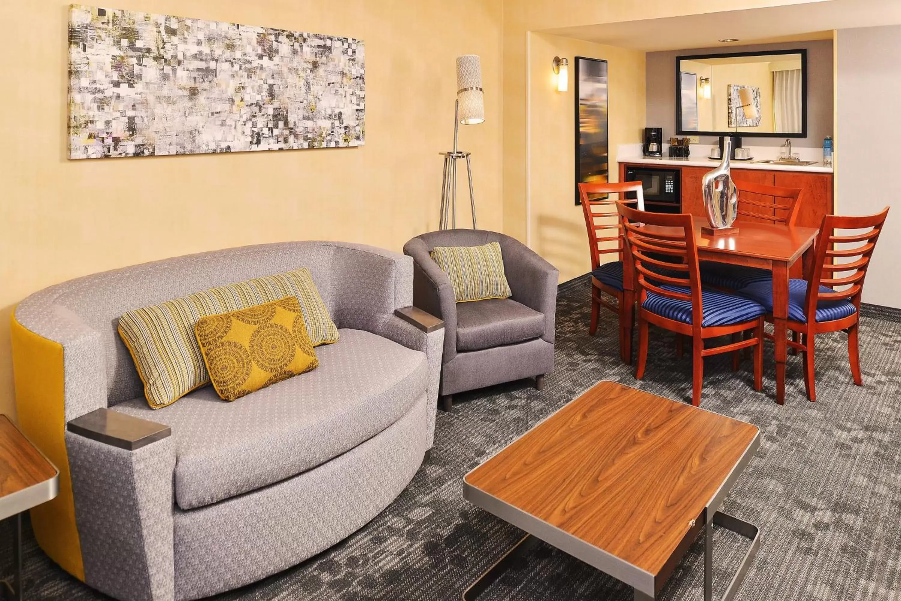 Living room, Seating Area in Courtyard by Marriott Denver Cherry Creek