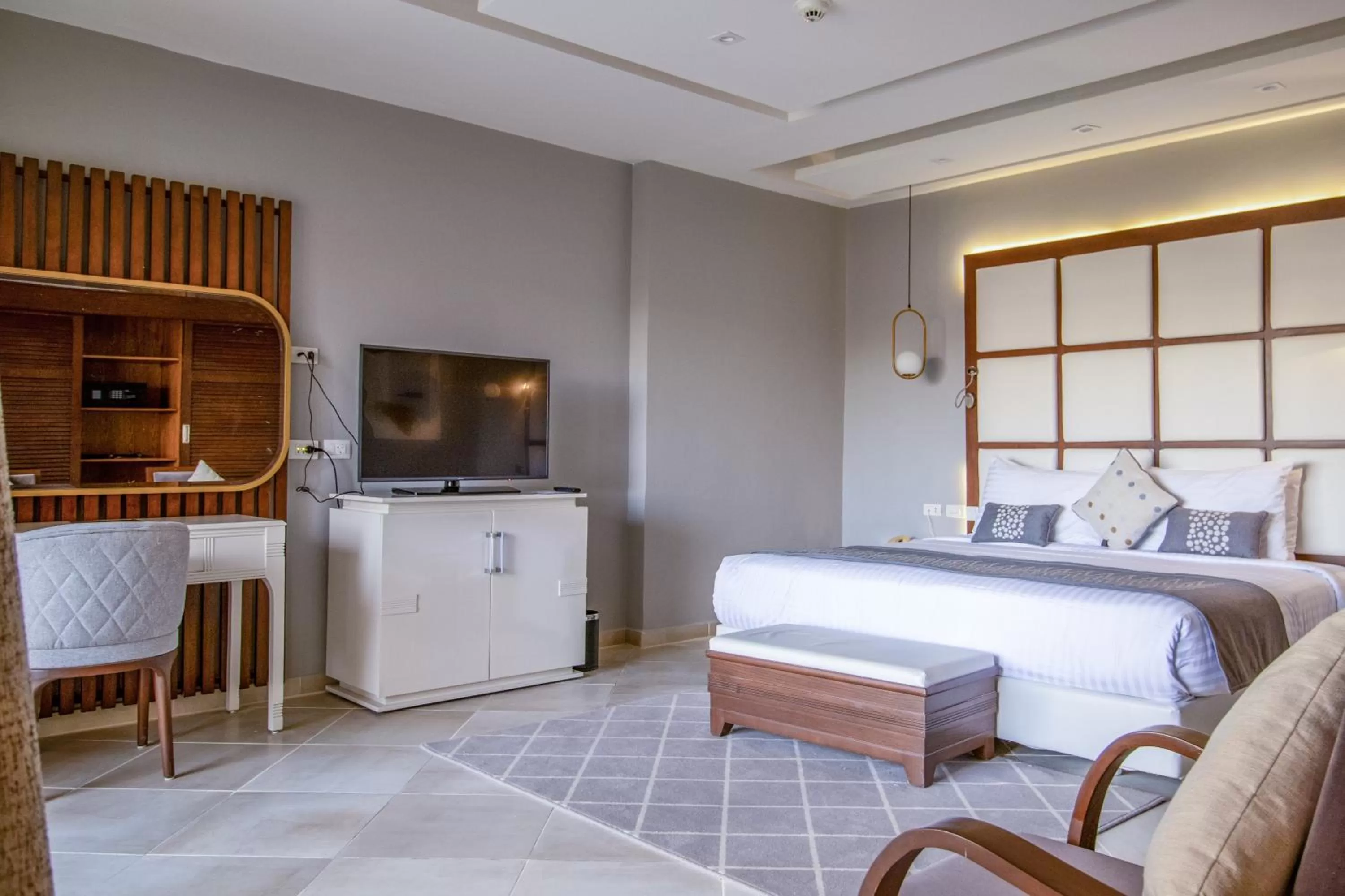 Bedroom, Bed in Sunrise Crystal Bay Resort -Grand Select