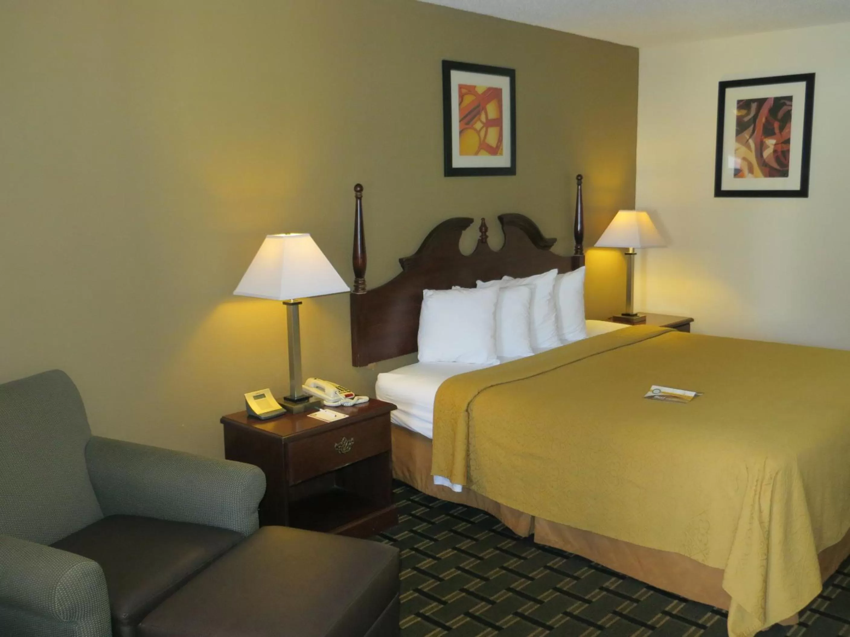 King Room - Non-Smoking in Quality Inn & Suites Morrow Atlanta South