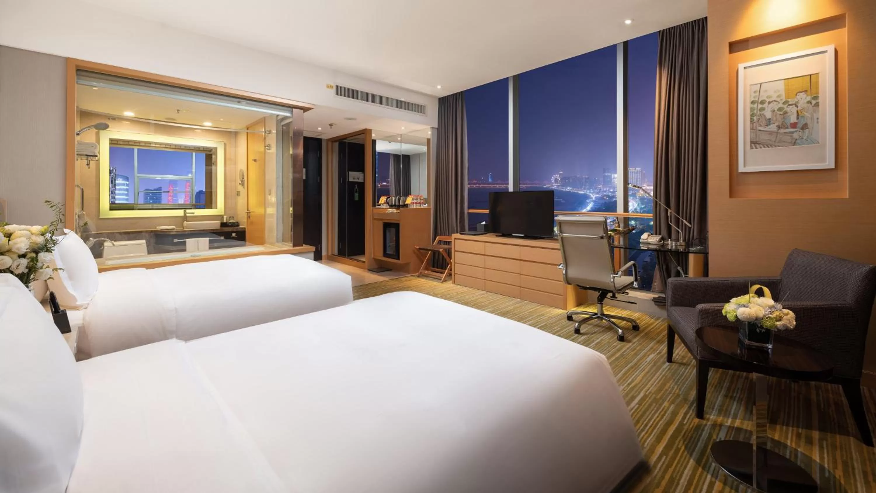 Photo of the whole room, Bed in Holiday Inn Nanchang Riverside by IHG