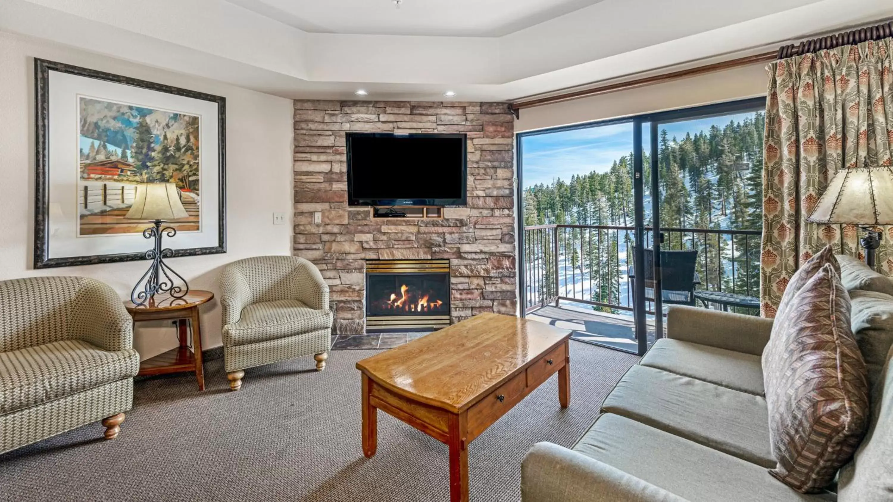 Photo of the whole room, Seating Area in Holiday Inn Club Vacations - Tahoe Ridge Resort, an IHG Hotel