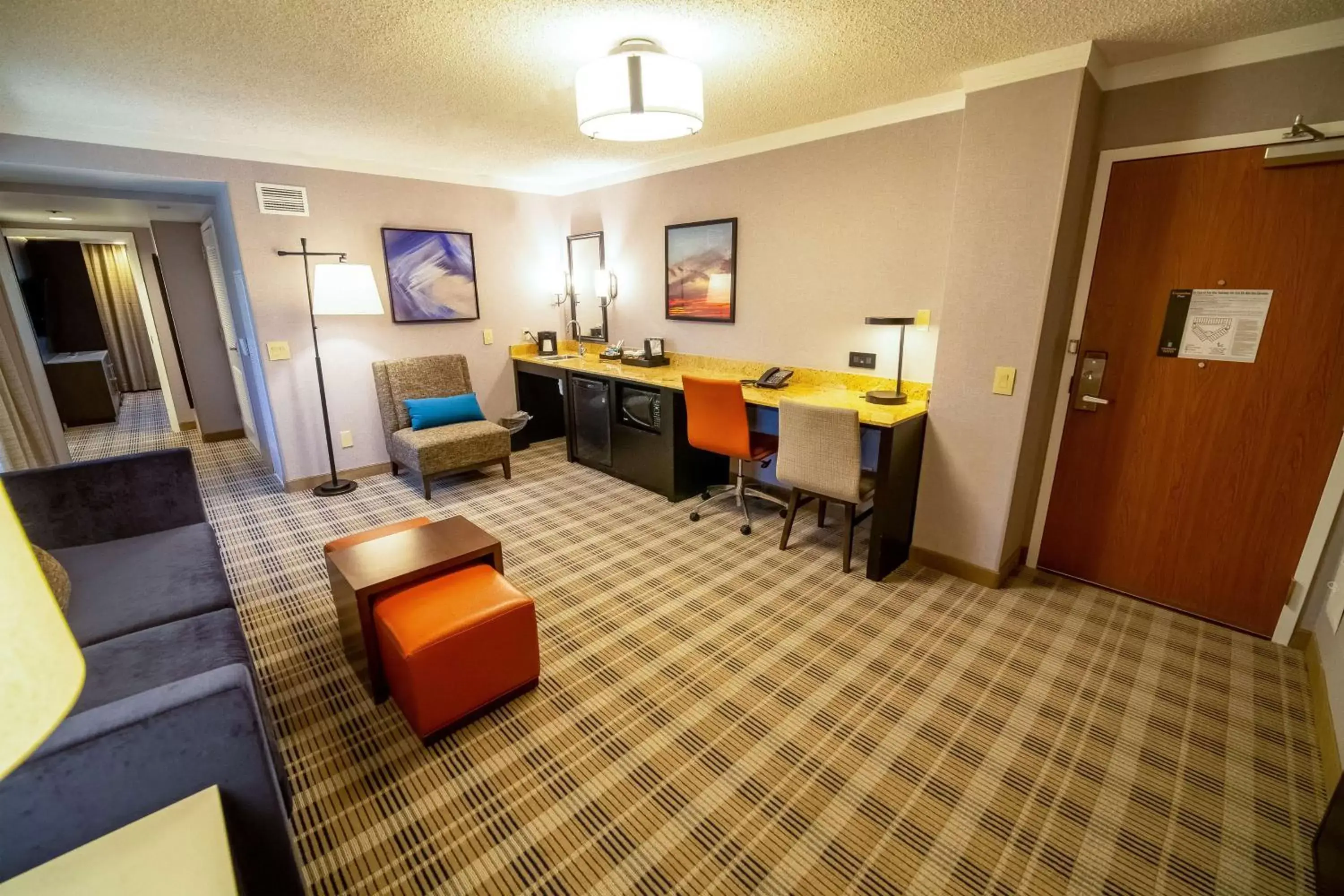 Bedroom, Seating Area in Embassy Suites by Hilton Kansas City Overland Park