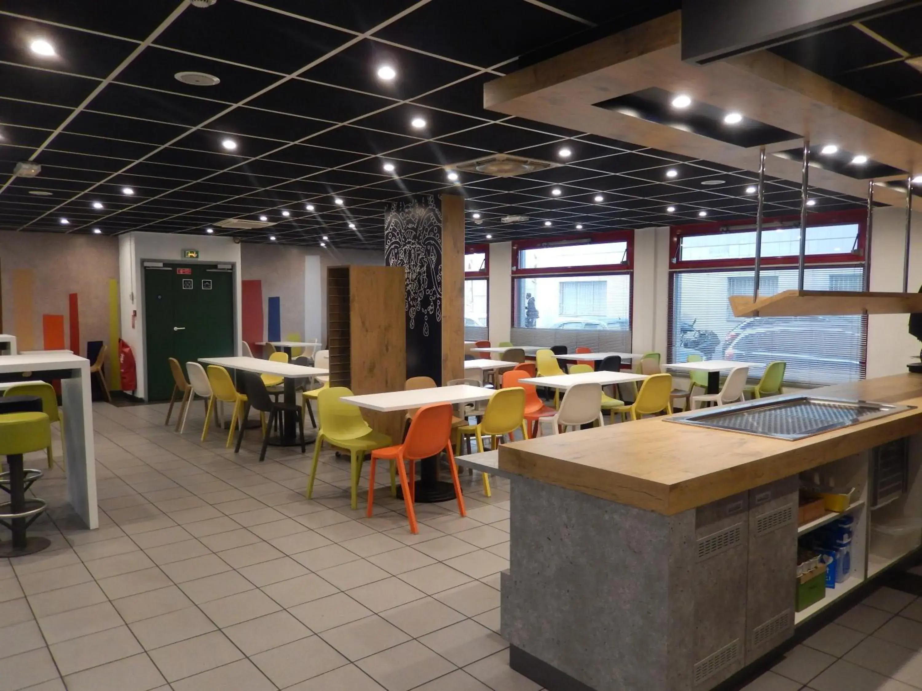 Restaurant/Places to Eat in ibis budget Paris Porte d Italie Est