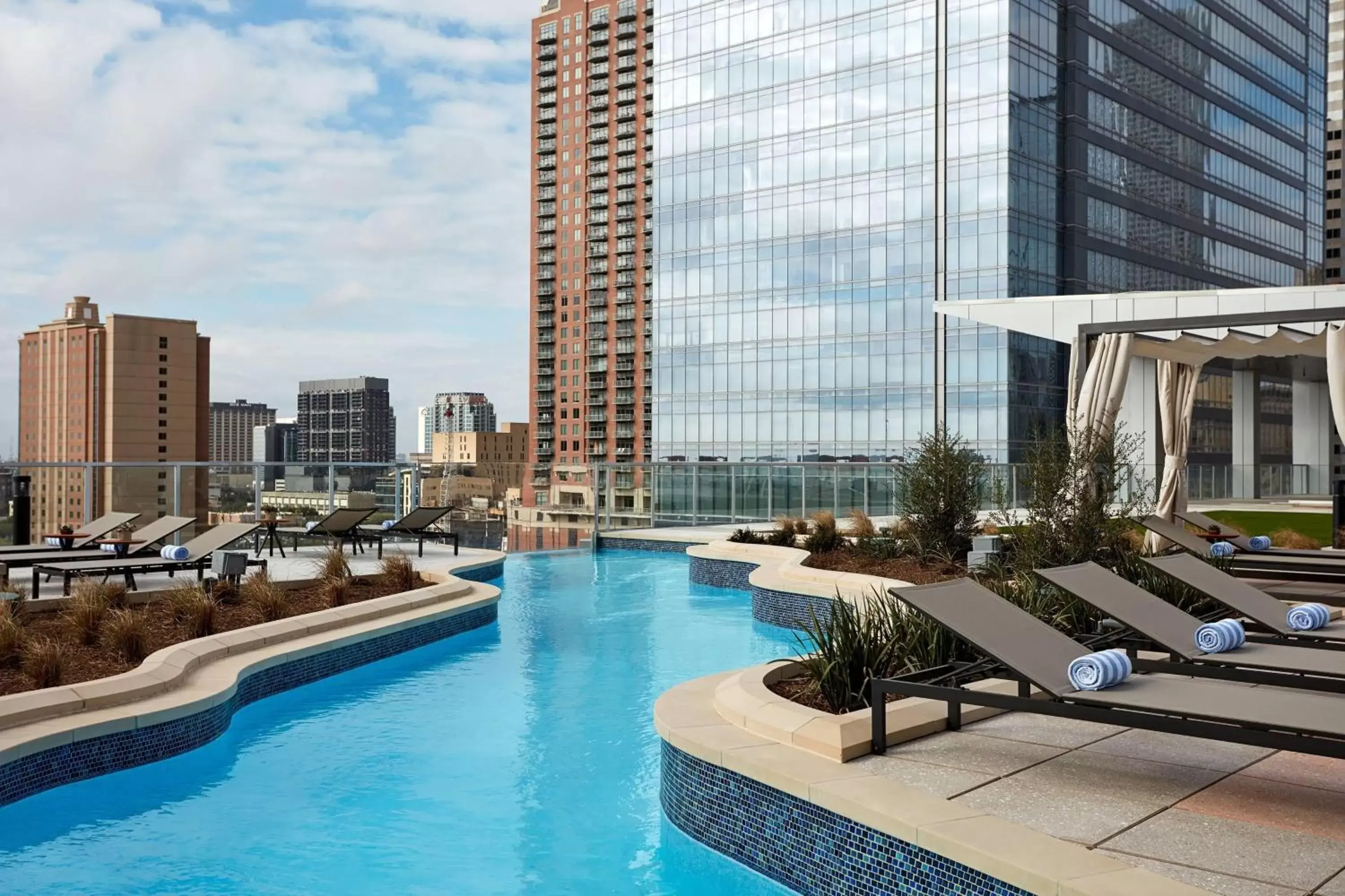 Fitness centre/facilities, Swimming Pool in Marriott Marquis Houston