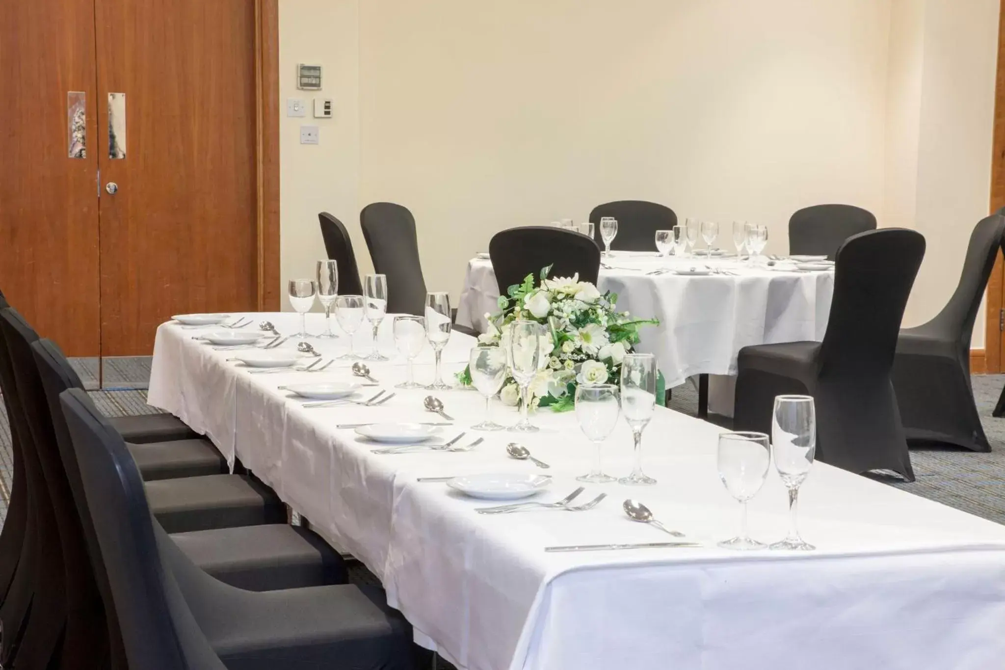 Banquet/Function facilities, Restaurant/Places to Eat in Holiday Inn Rochester-Chatham, an IHG Hotel