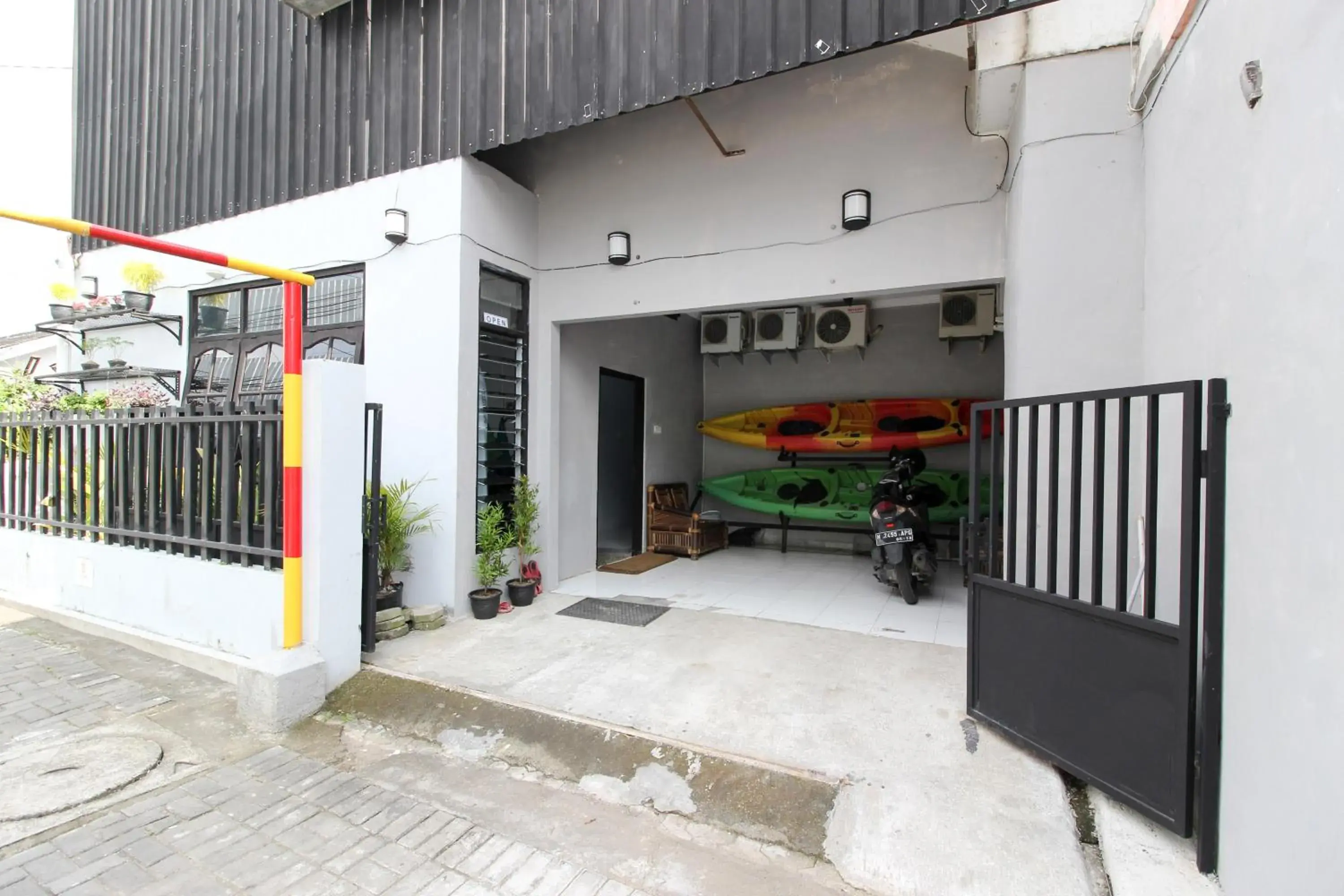 Property building in RedDoorz near Graha Saba UGM