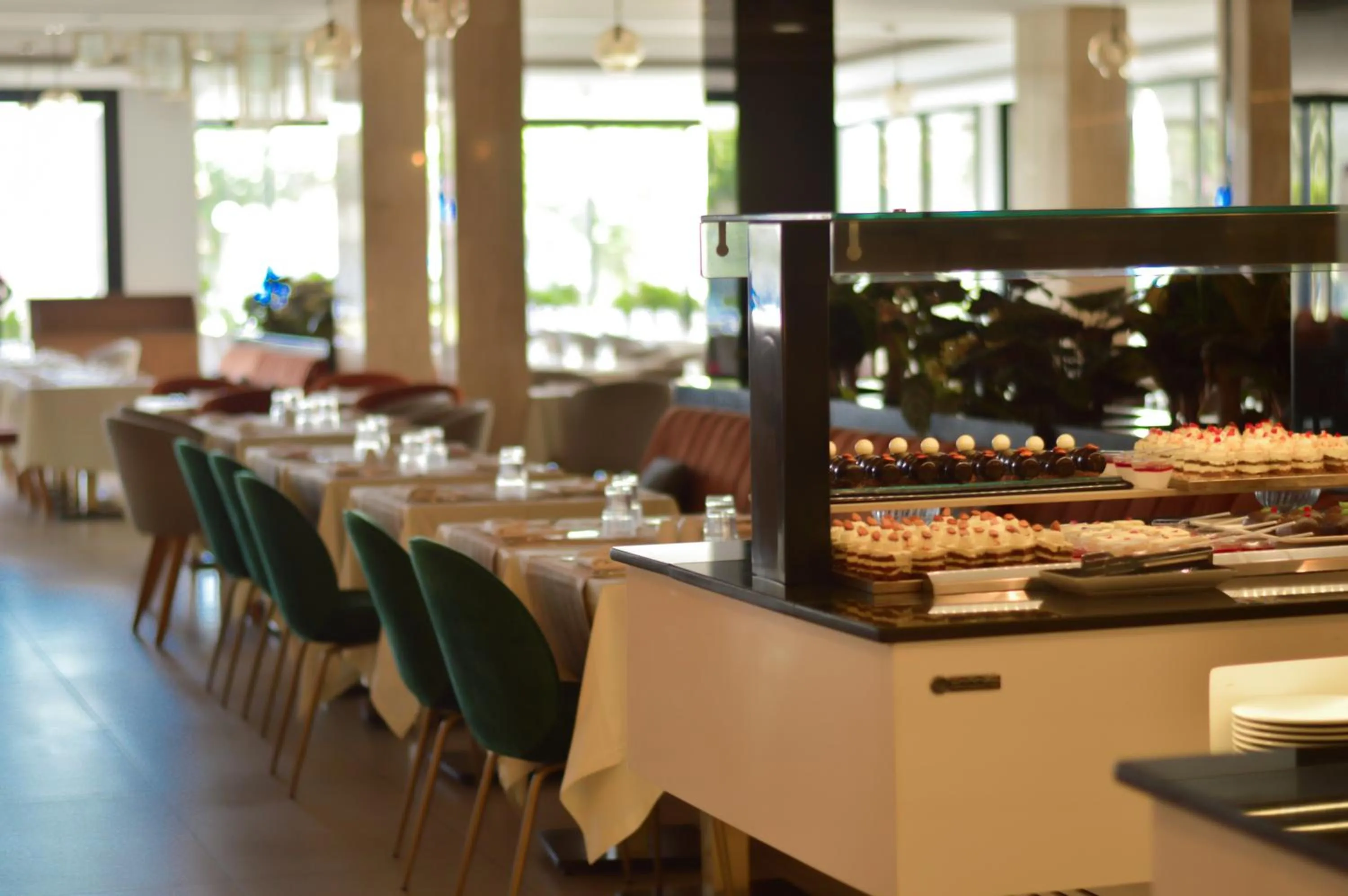 Restaurant/places to eat in Golden Carthage Hotel Tunis