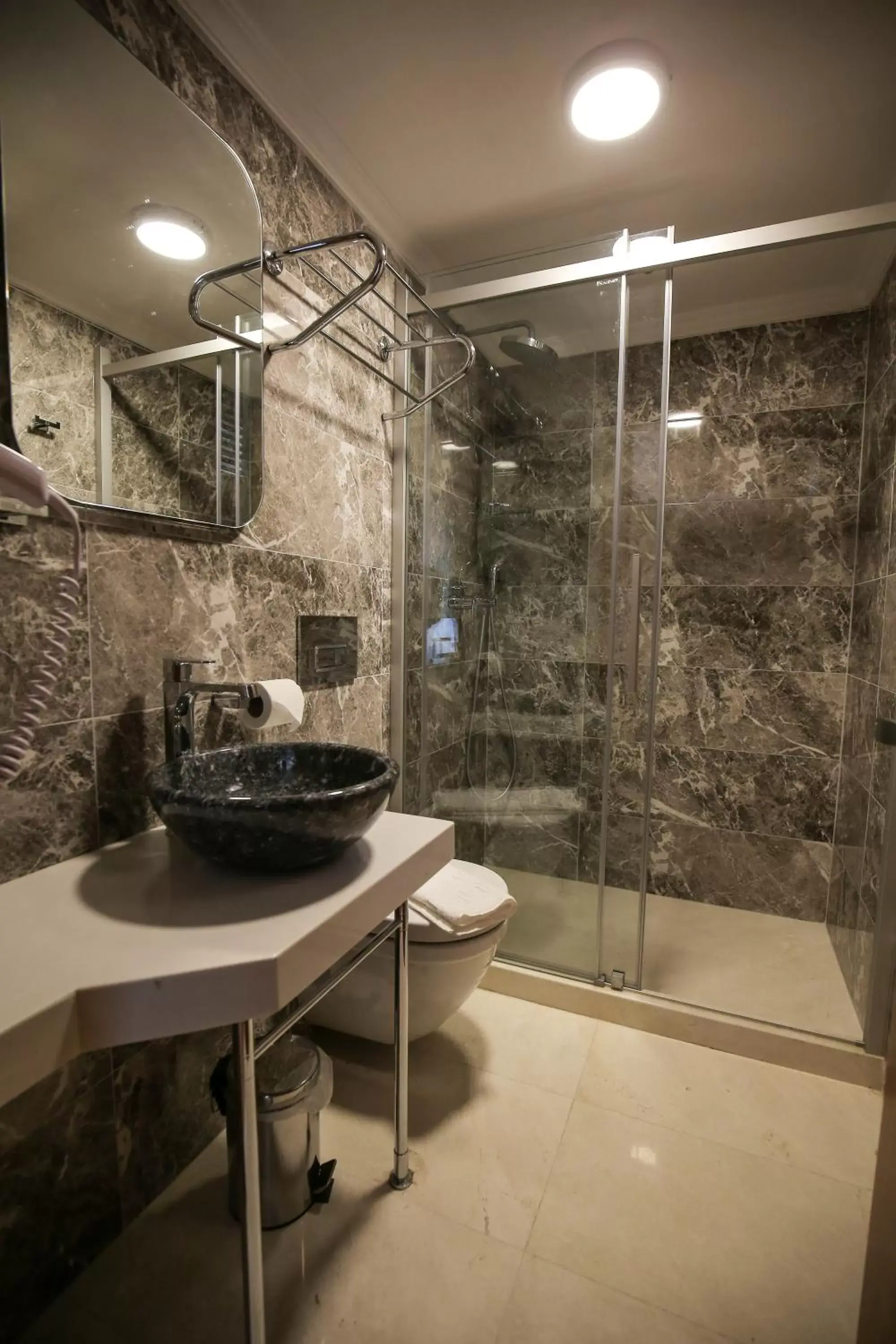 Bathroom in Artika Hotel