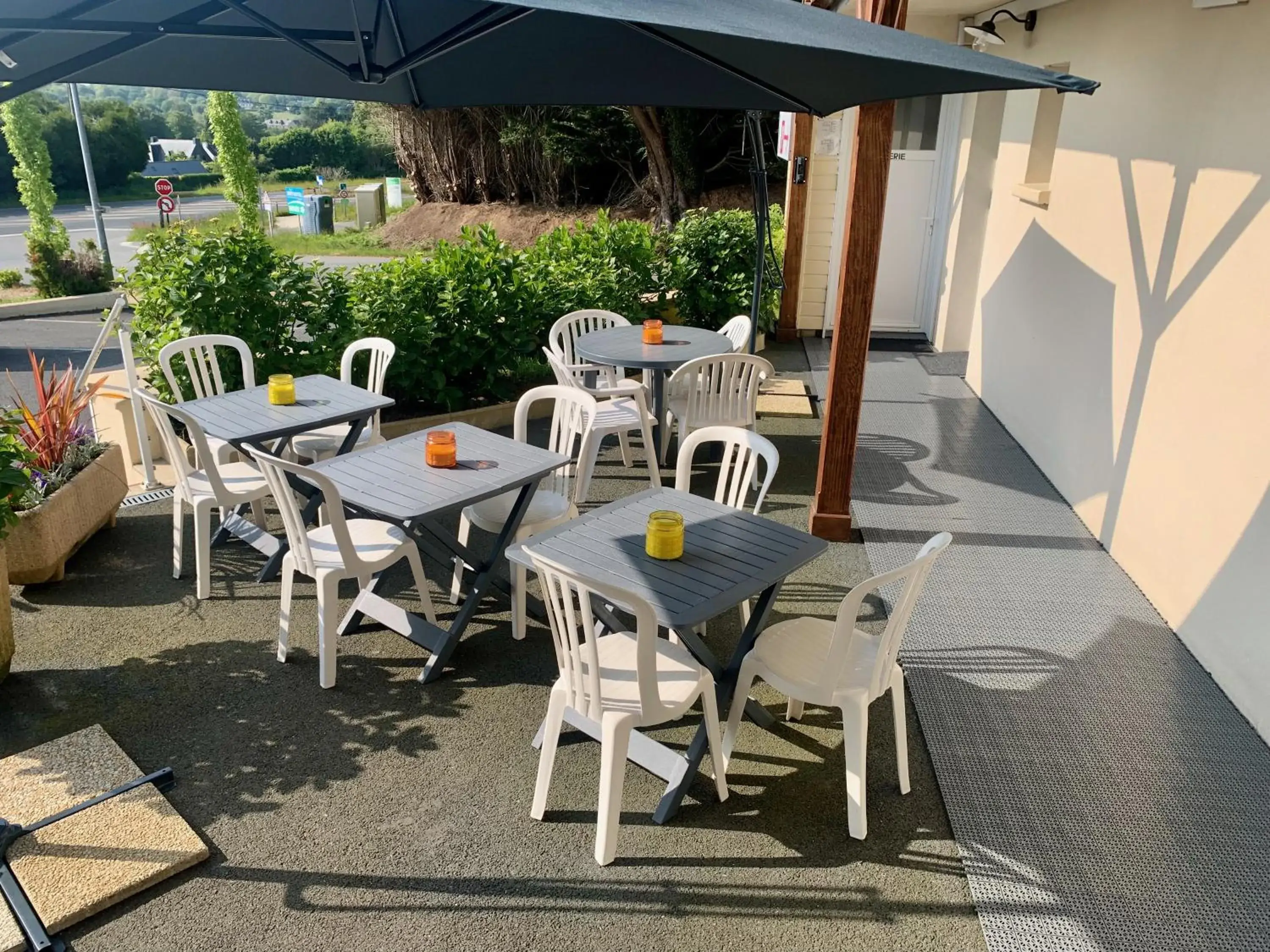 Patio in BRIT HOTEL Lannion Perros