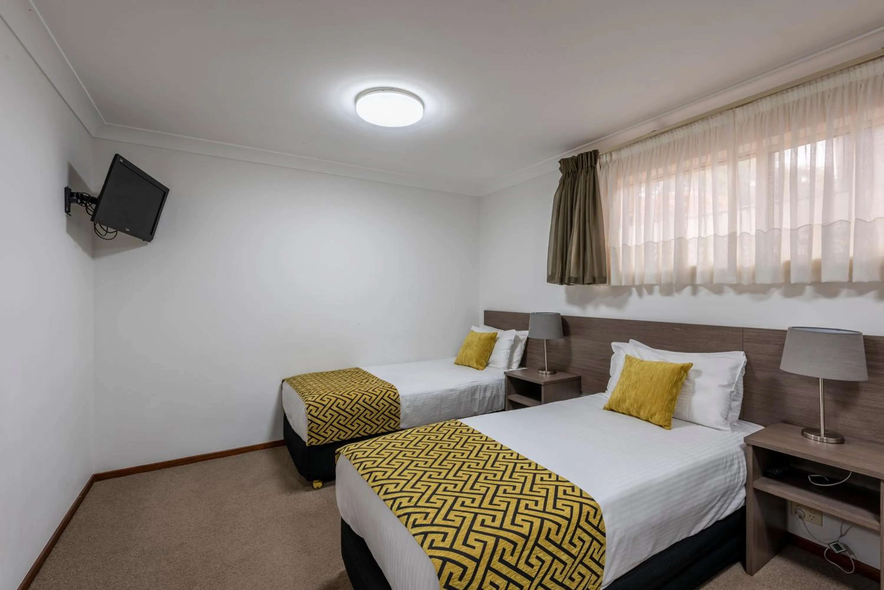 Bedroom, Bed in Best Western Plus Ambassador Orange