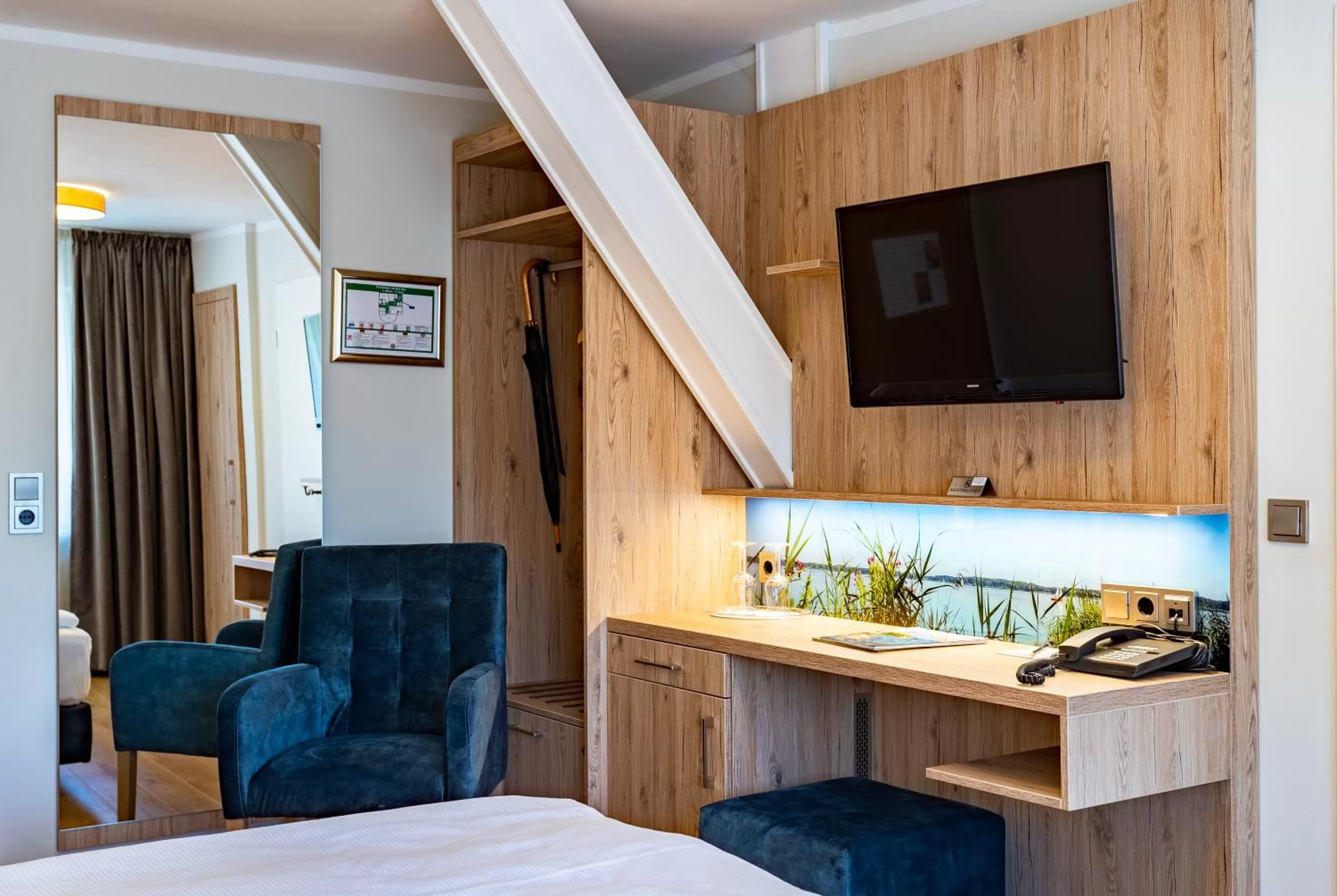 Photo of the whole room, Bed in Seehotel Fährhaus