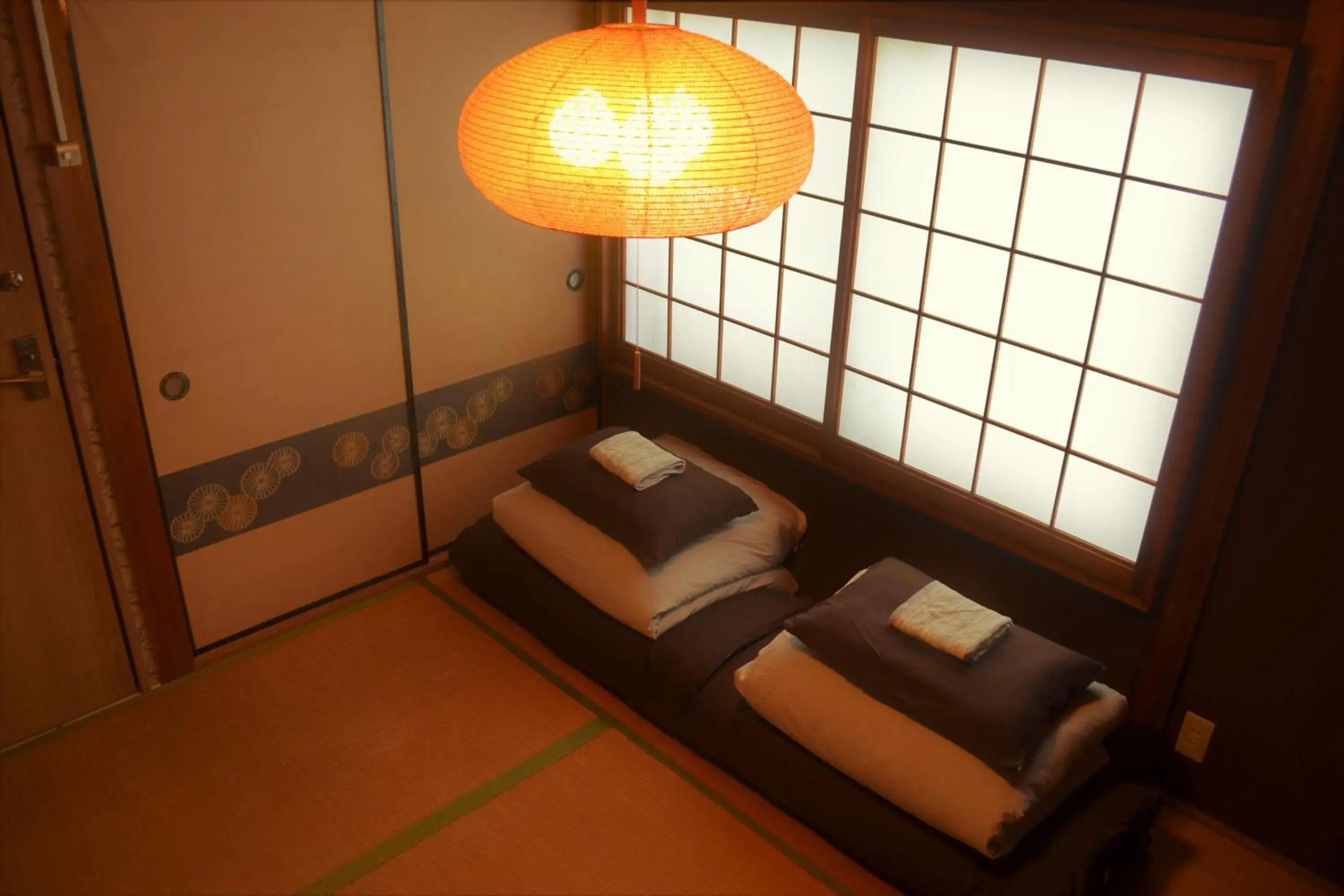 Japanese-Style Twin Room with Shared Bathroom in Peace House Abeno Japanese-Style Twin Room with Shared Bathroom in Peace House Abeno