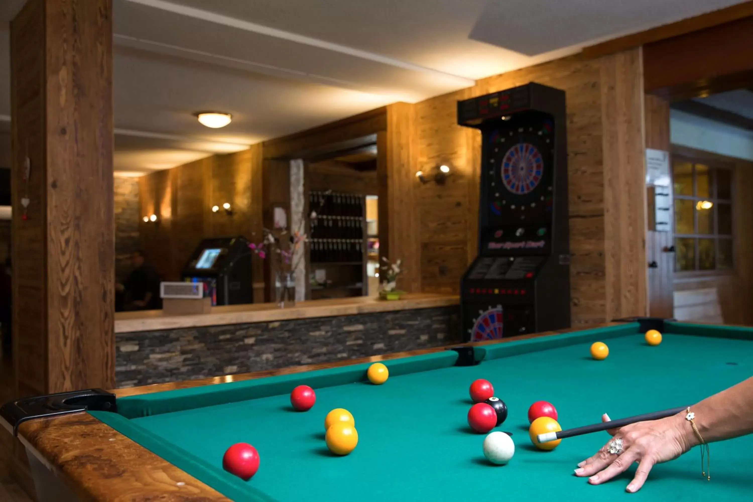 Billiard, Lounge/Bar in Hotel La Prairie