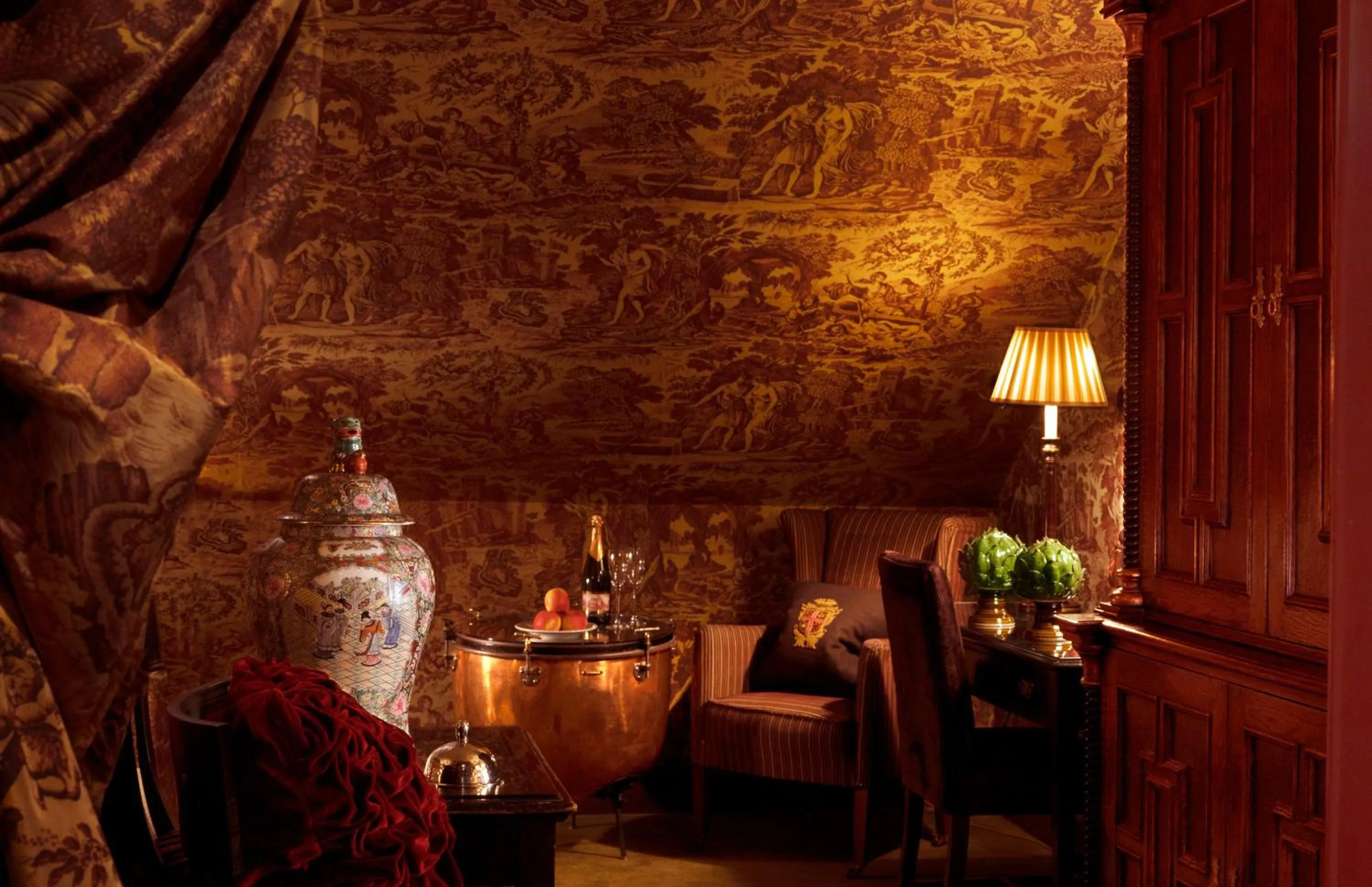 Bedroom in Prestonfield House