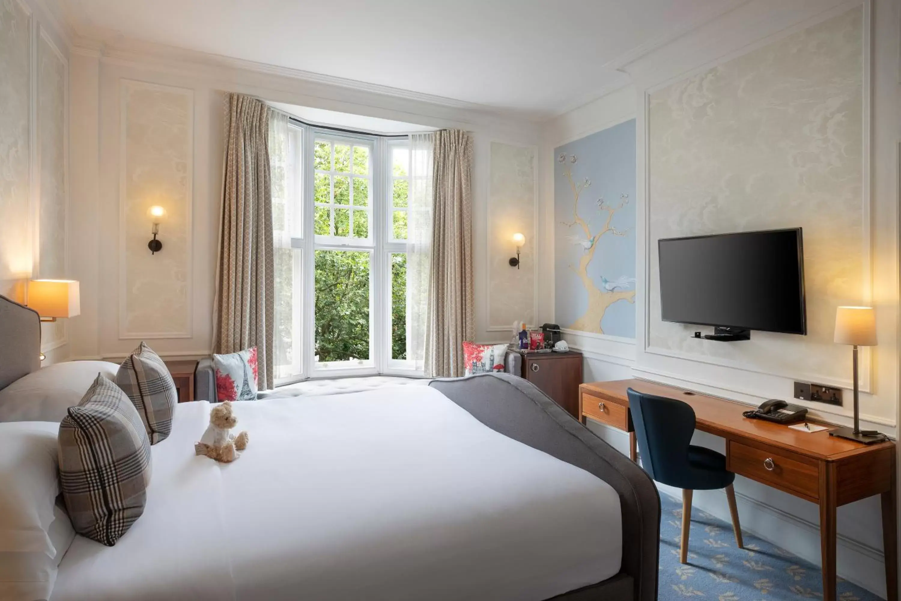 Bedroom, Bed in Sloane Square Hotel