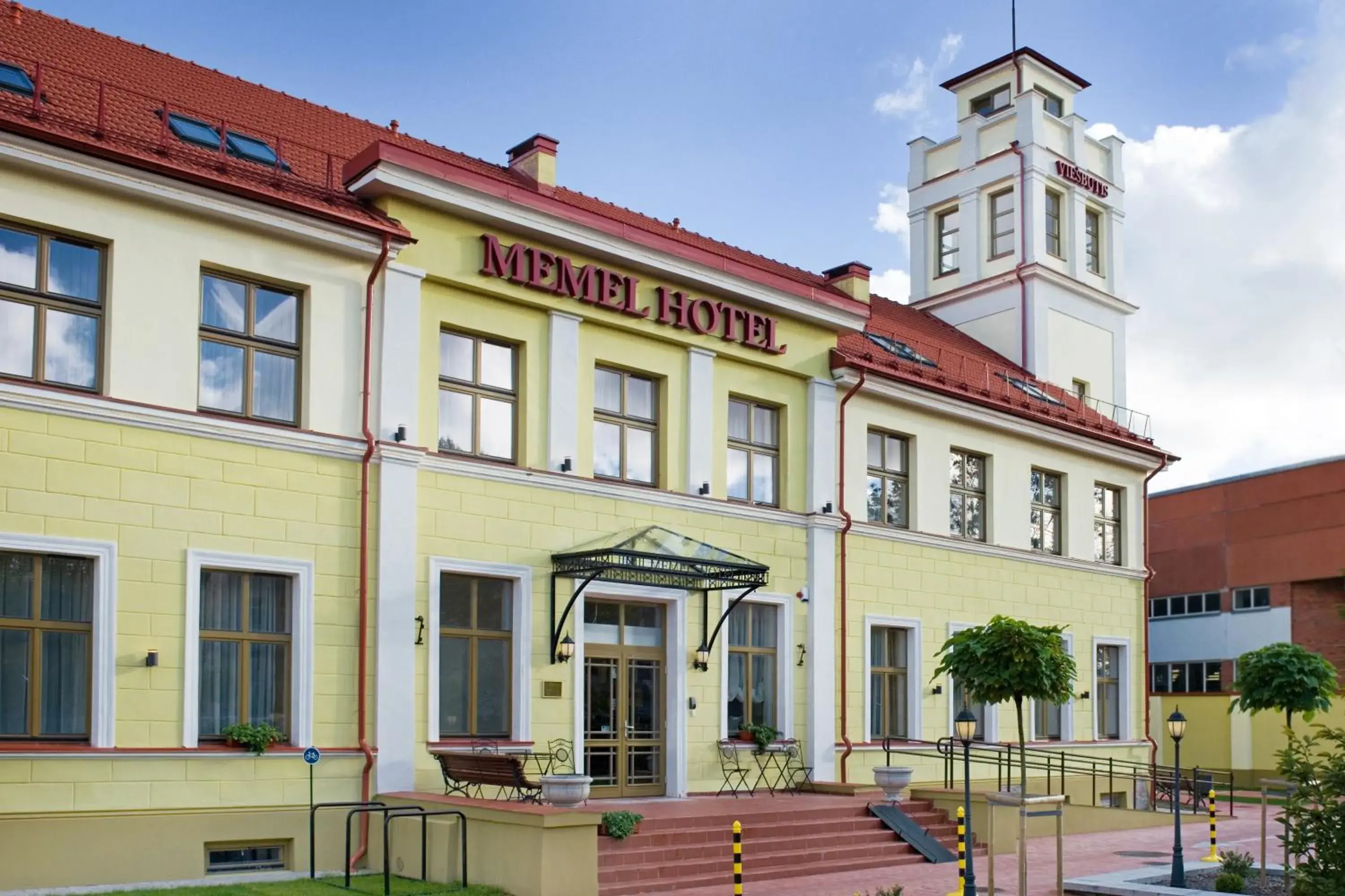 Facade/entrance, Property Building in Memel Hotel