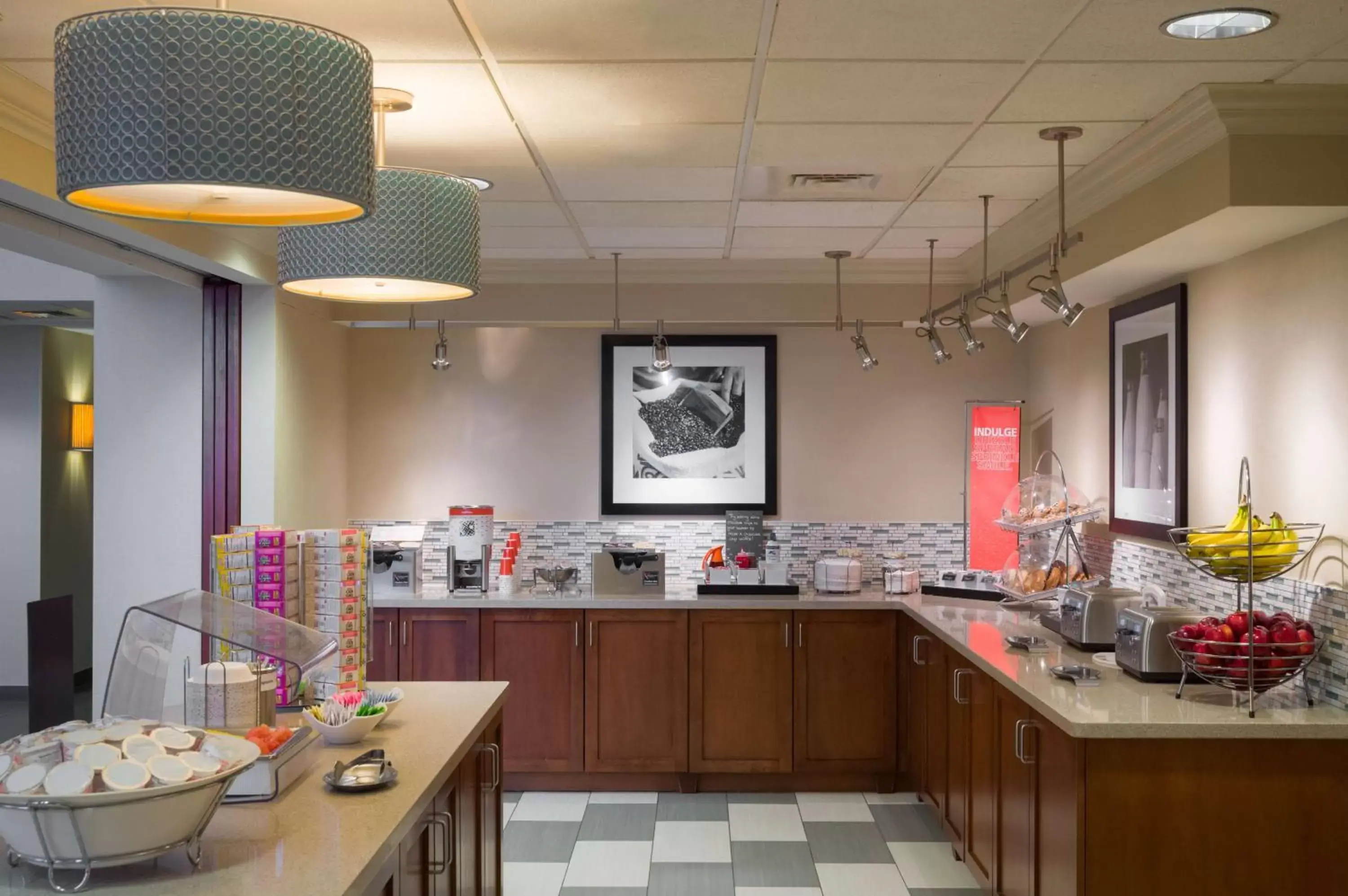 Dining area, Restaurant/Places to Eat in Hampton Inn & Suites State College at Williamsburg Square