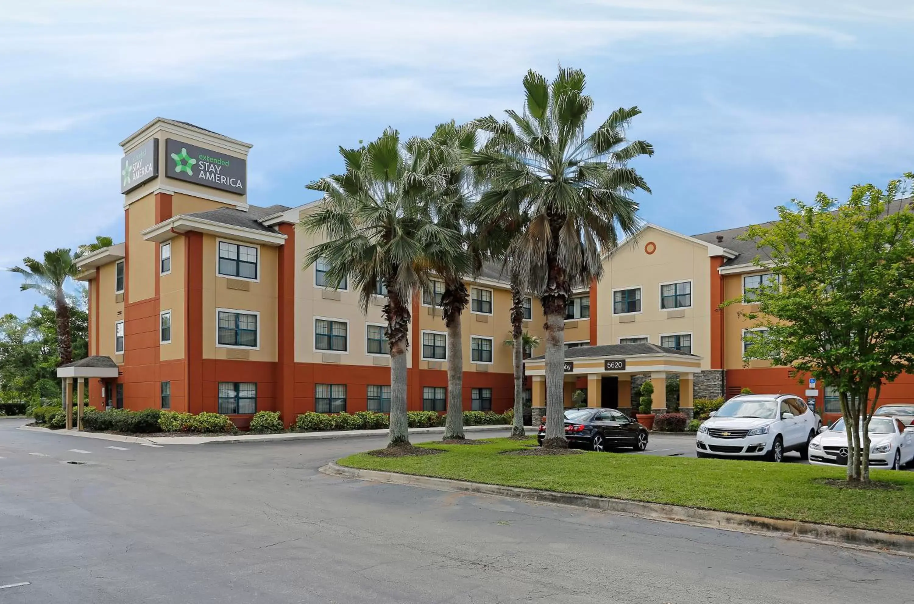 Property Building in Extended Stay America Suites - Orlando - Orlando Theme Parks - Major Blvd