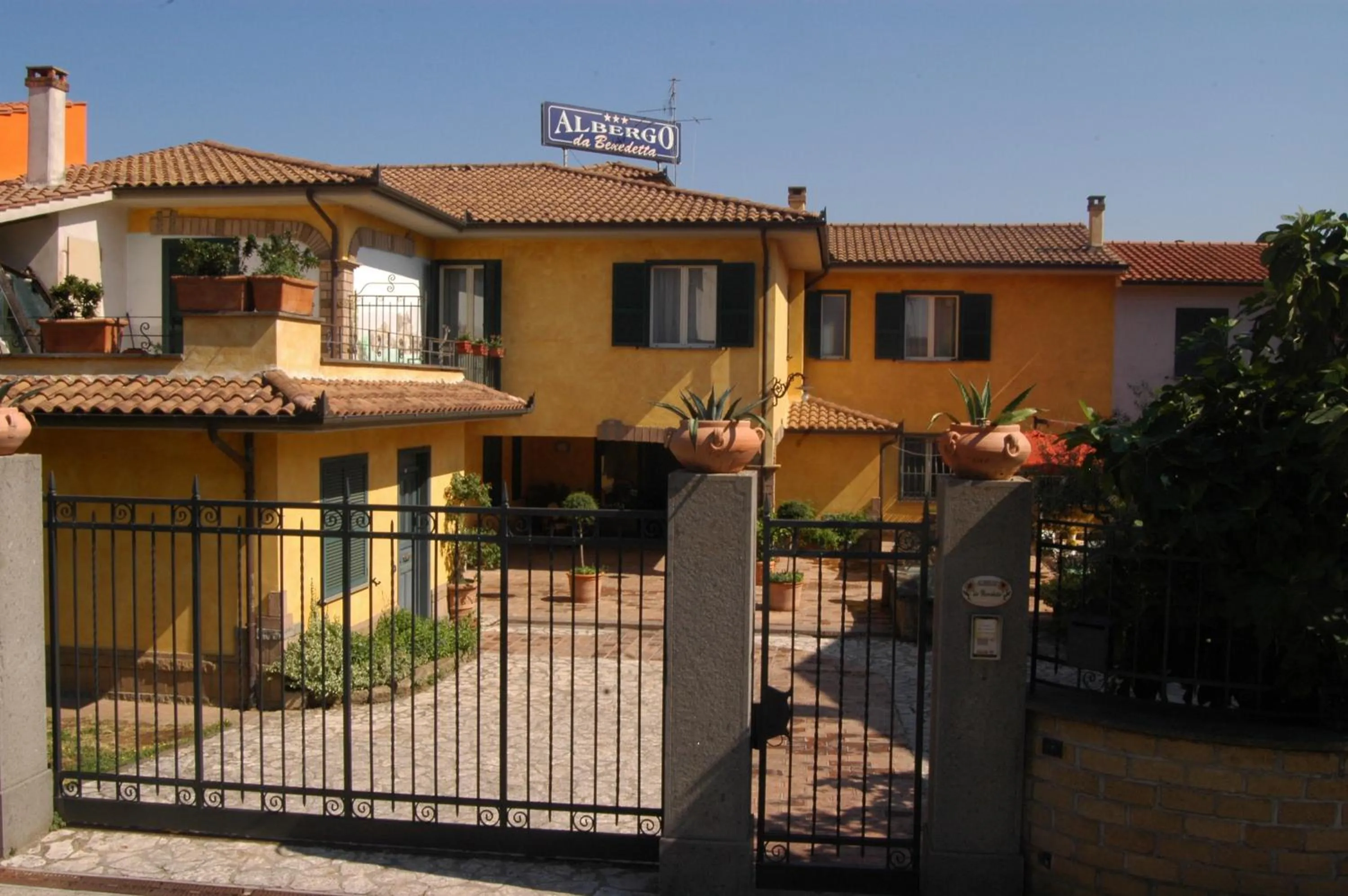 Property building in Albergo Da Benedetta