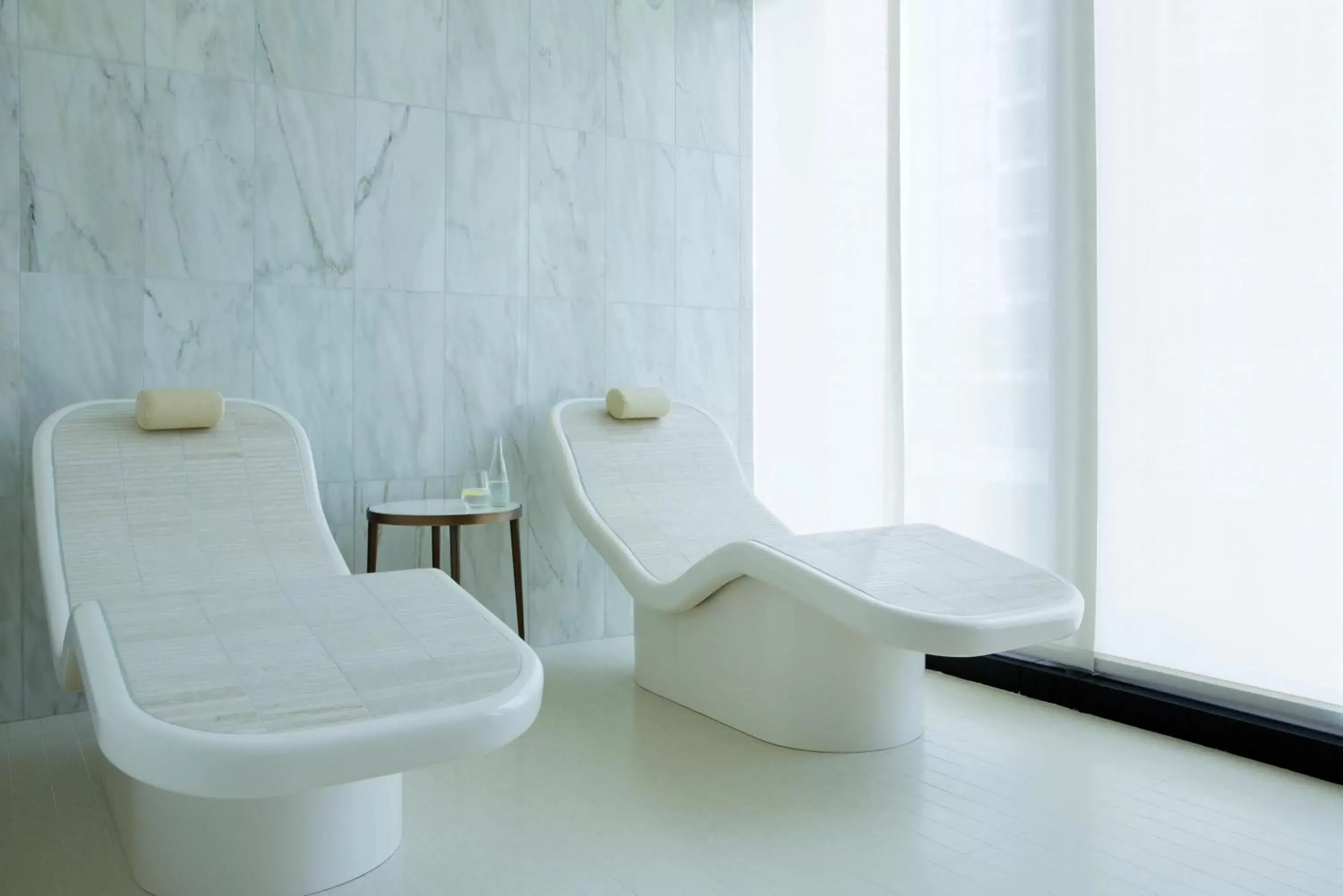 Spa and wellness centre/facilities, Bathroom in The Langham Chicago