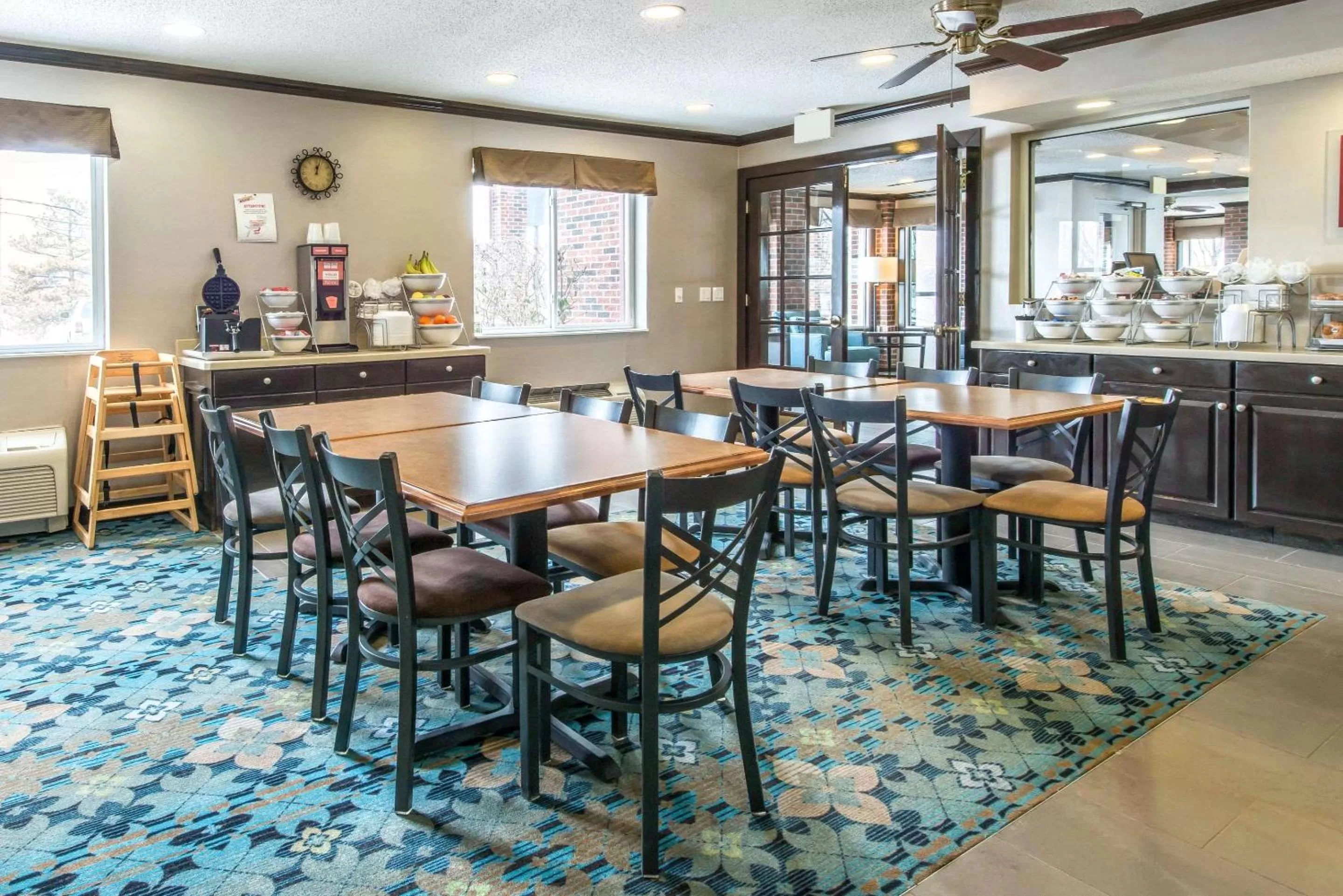 Restaurant/places to eat in Comfort Inn