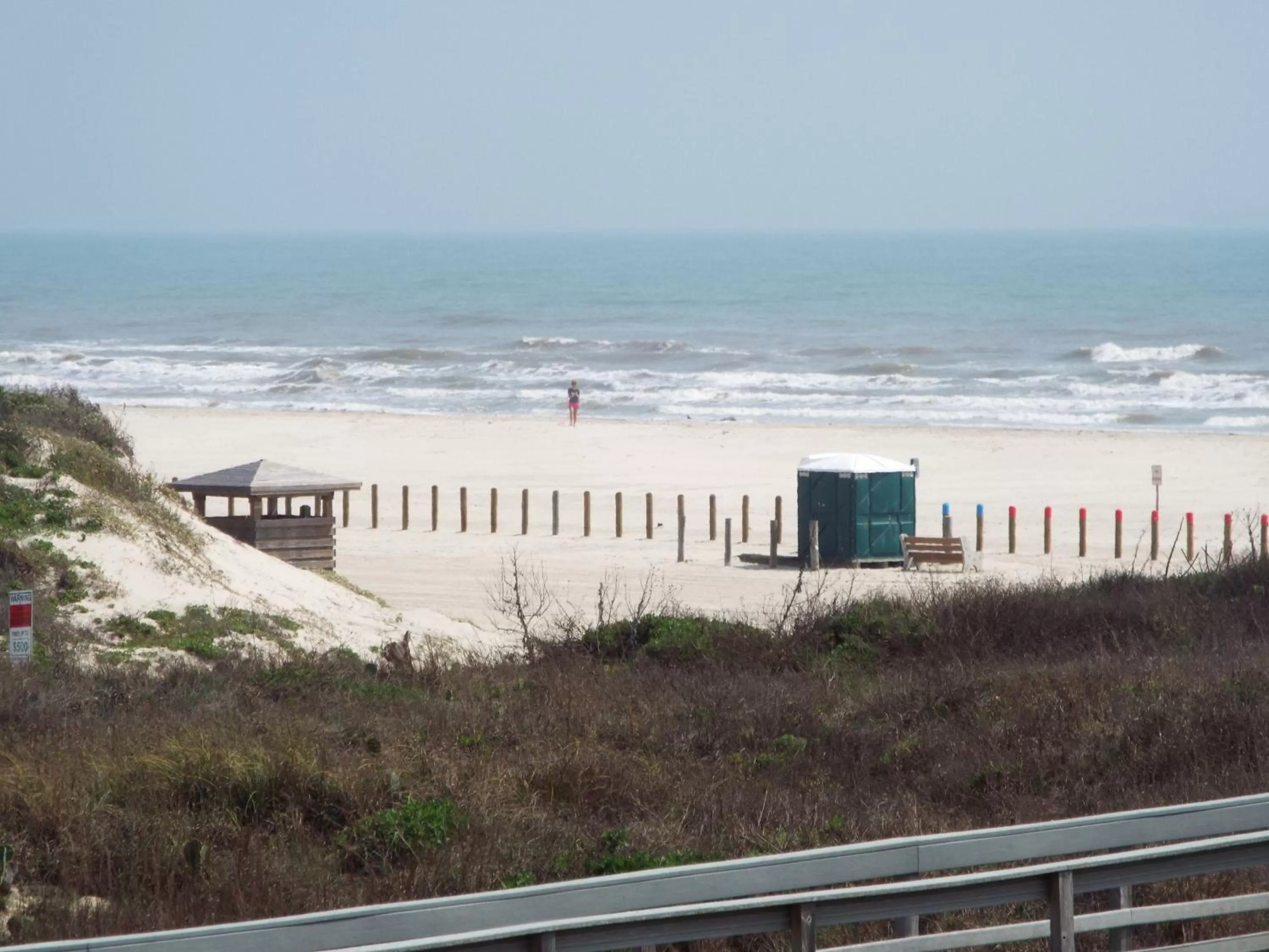 Beach in Executive Keys Condominiums on the Beach