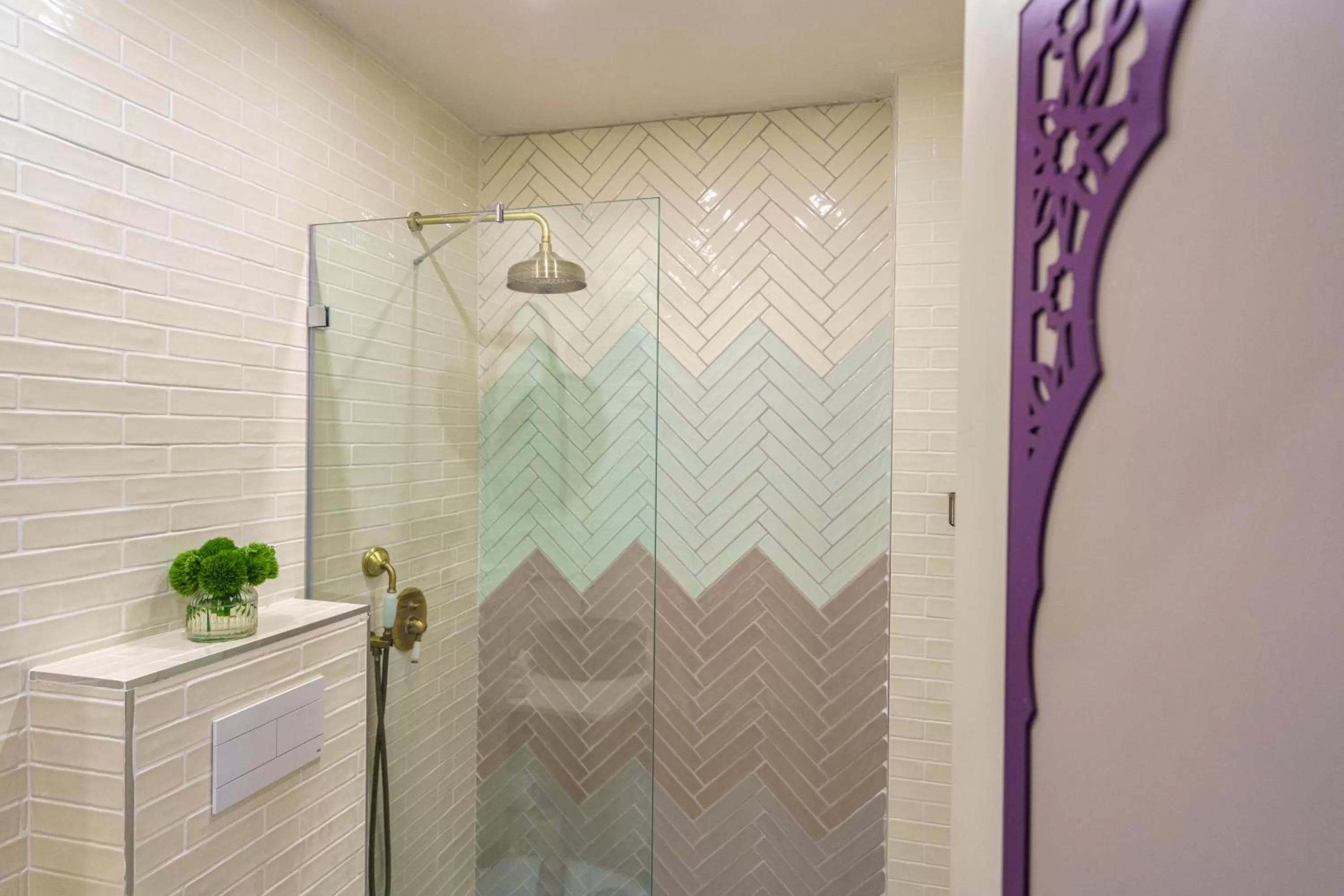 Shower in The Way Inn - Boutique Suites