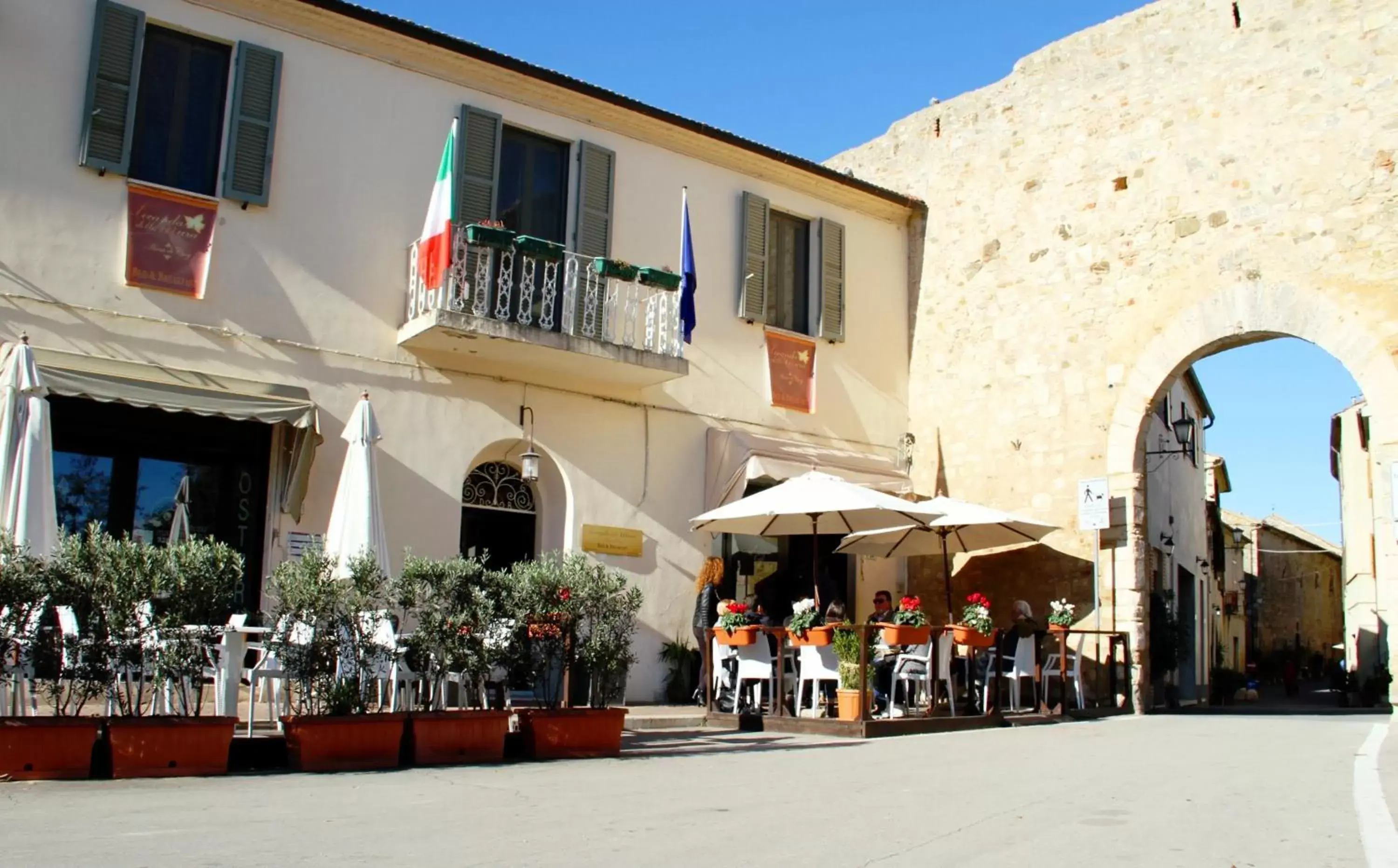 Facade/entrance, Property Building in Locanda Delle Mura Anna De Croy