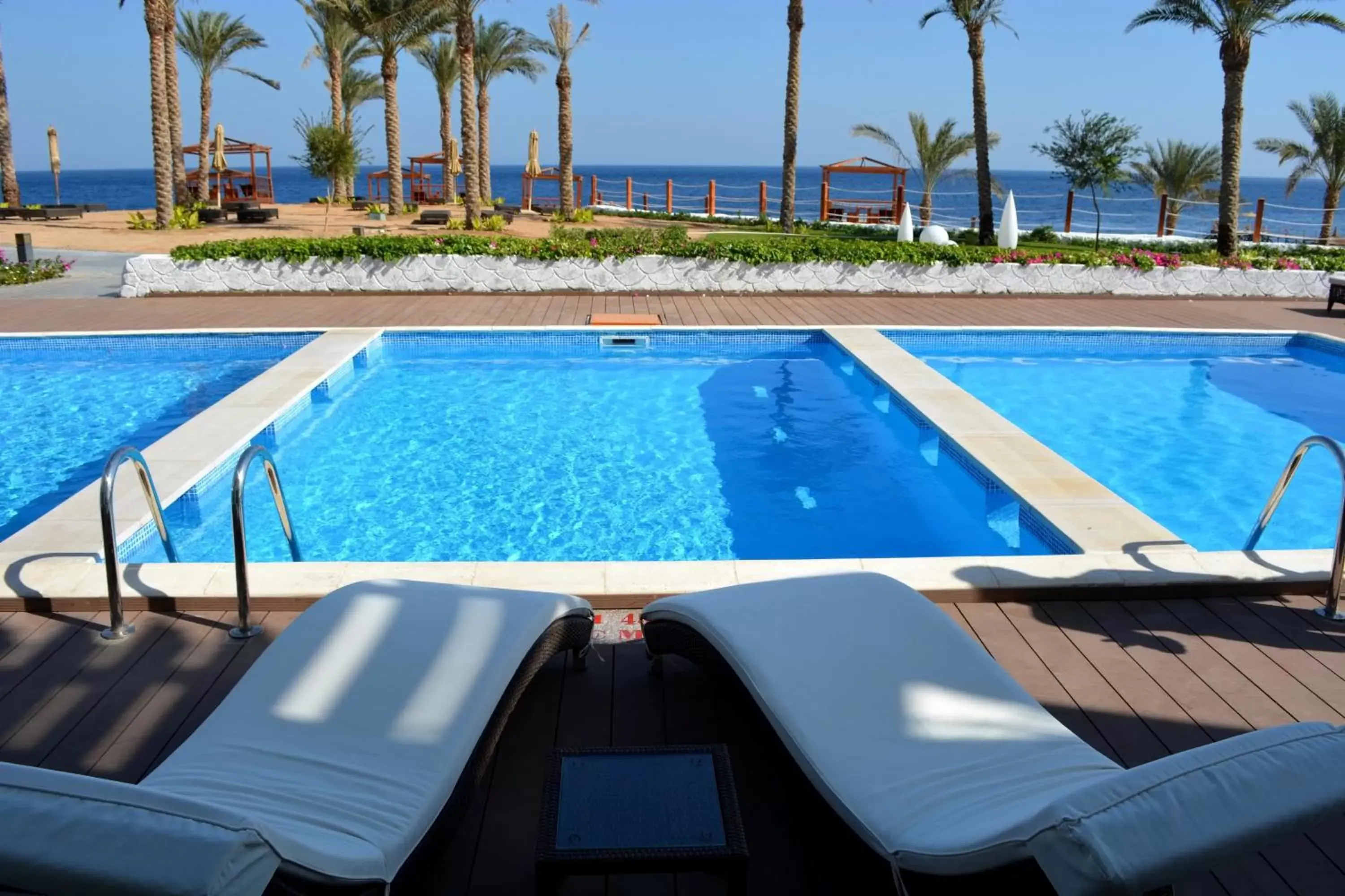 Deluxe Swim-Up Room - single occupancy in Sunrise Montemare Resort -Grand Select