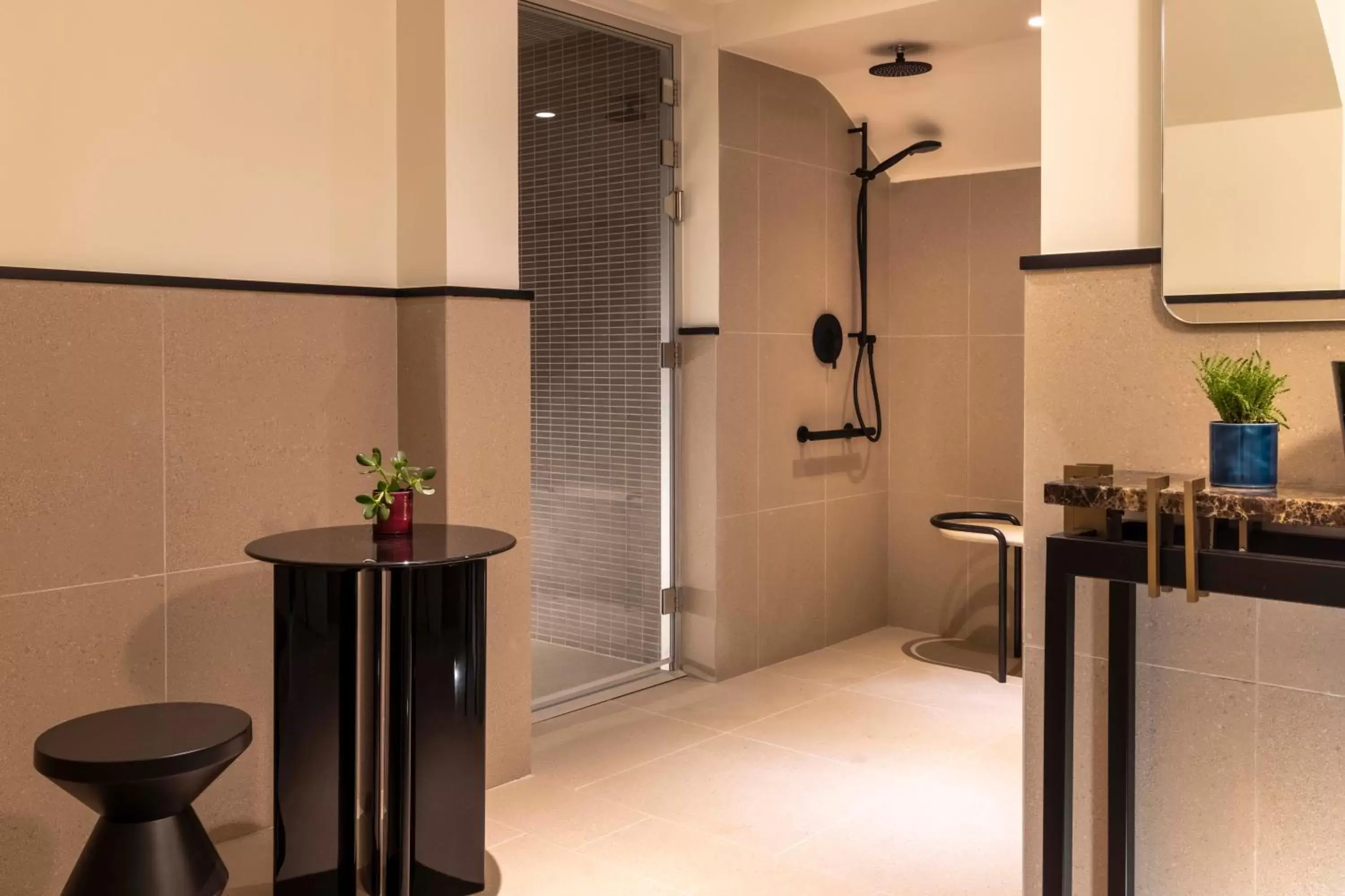 Spa and wellness centre/facilities, Bathroom in Hotel Le 37 Bis